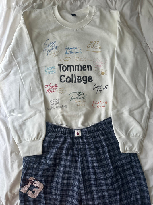 TOMMEN YEARBOOK CREWNECK