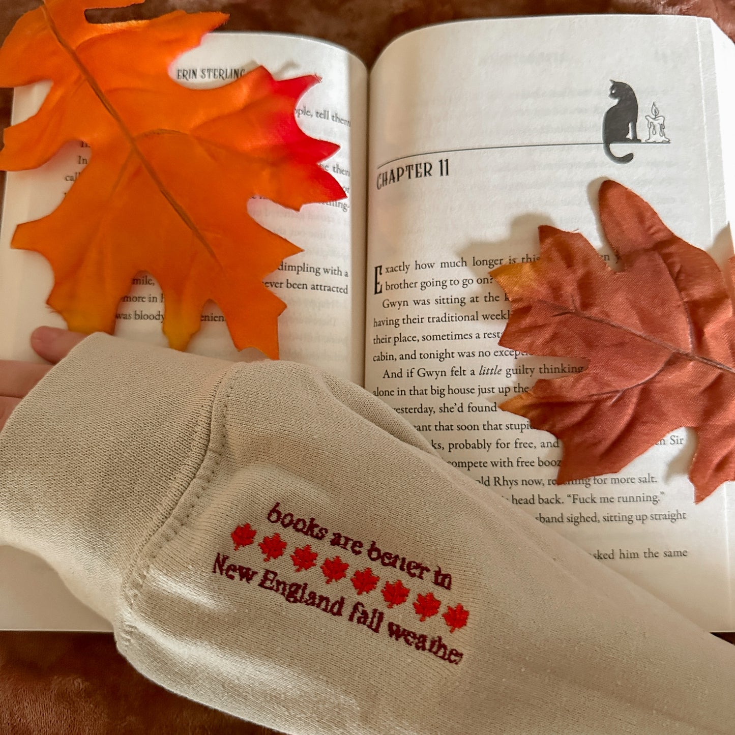 NEW ENGLAND BOOK CLUB EMBROIDERED CREWNECK