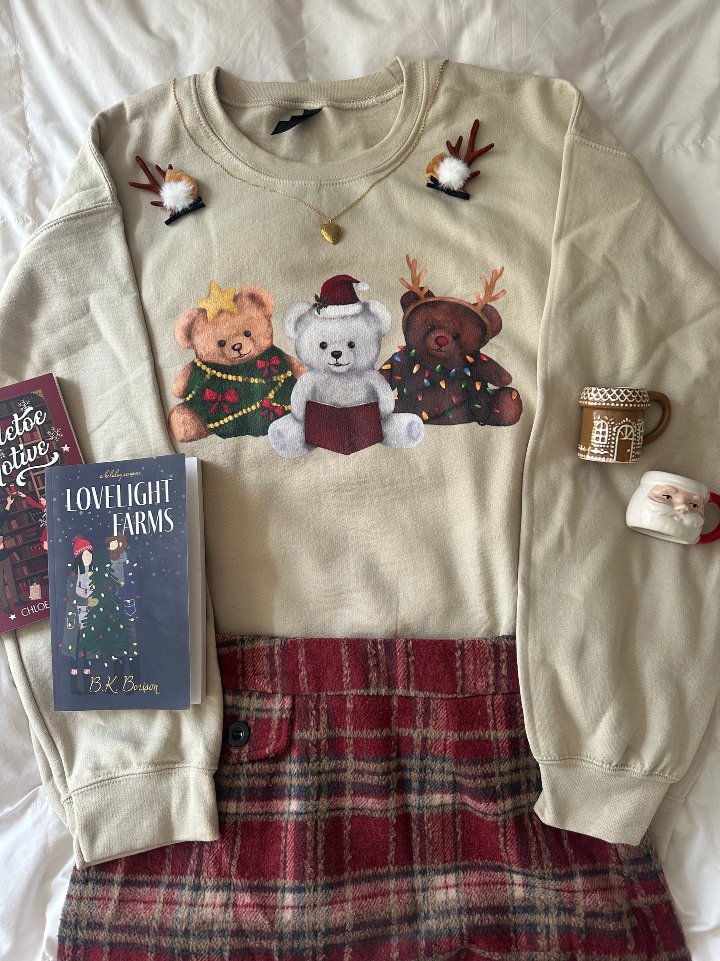CHRISTMAS TEDDY READERS CREWNECK