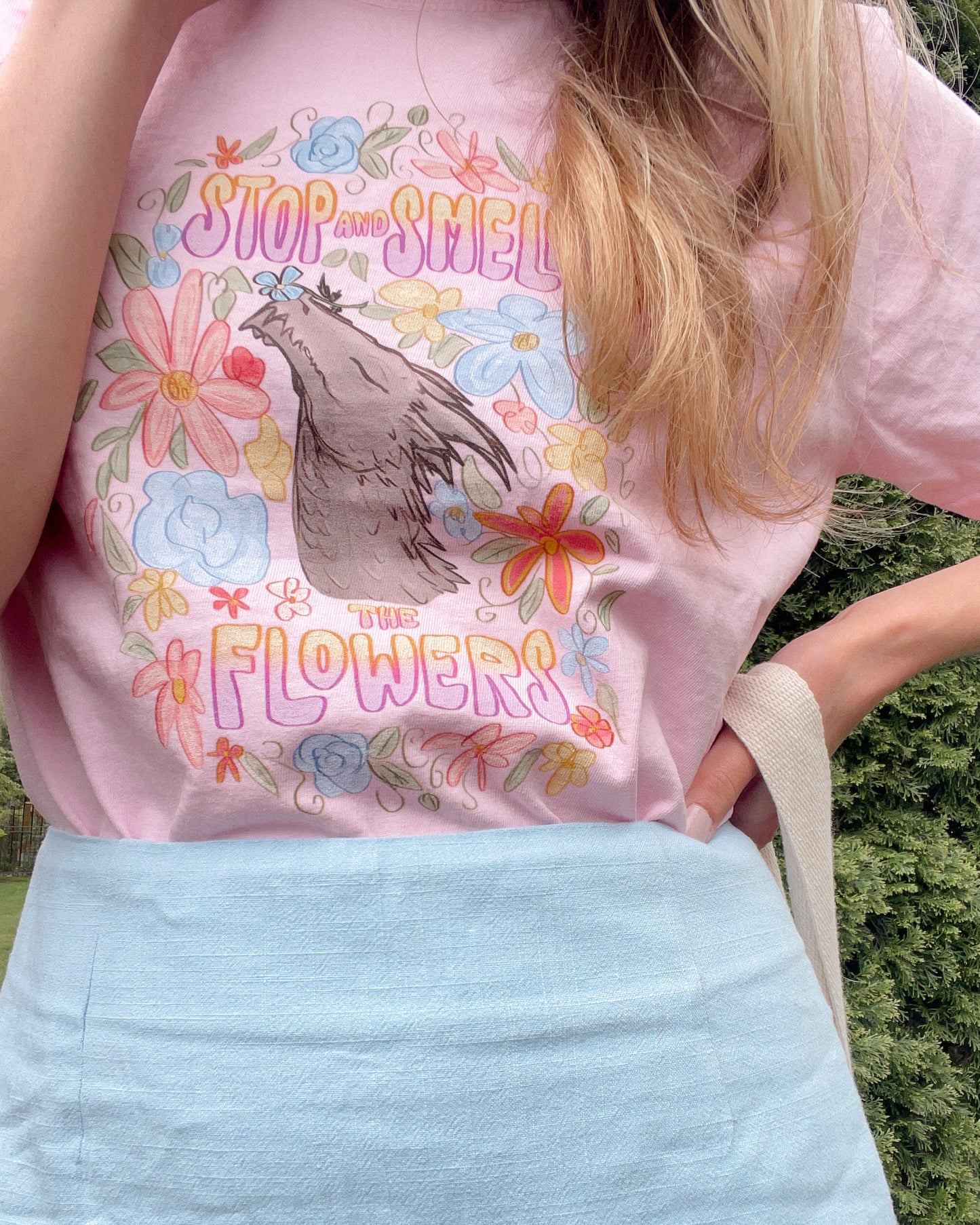SMELL THE FLOWERS TEE