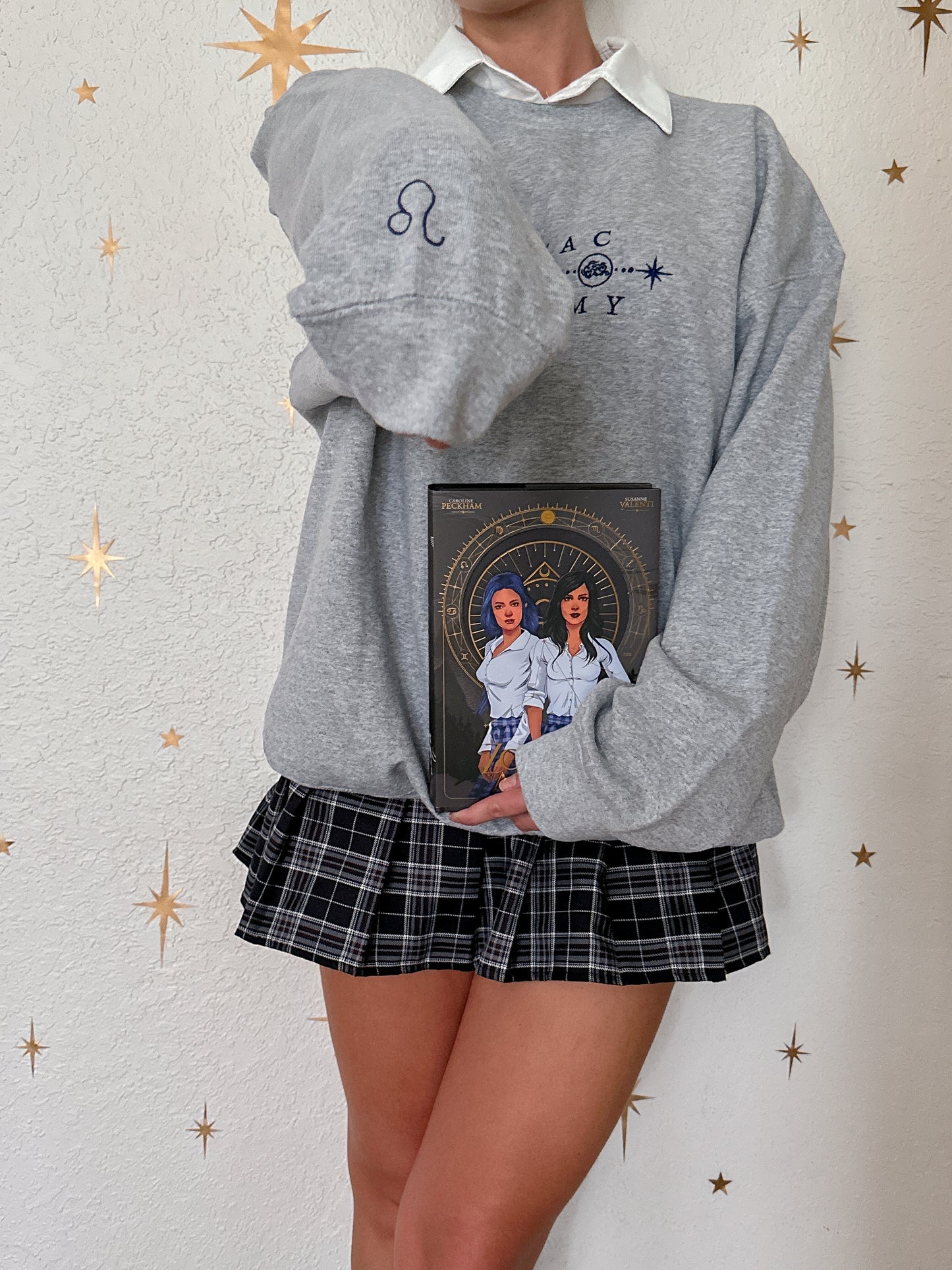 ZODIAC ACADEMY EMBROIDERED CREWNECK