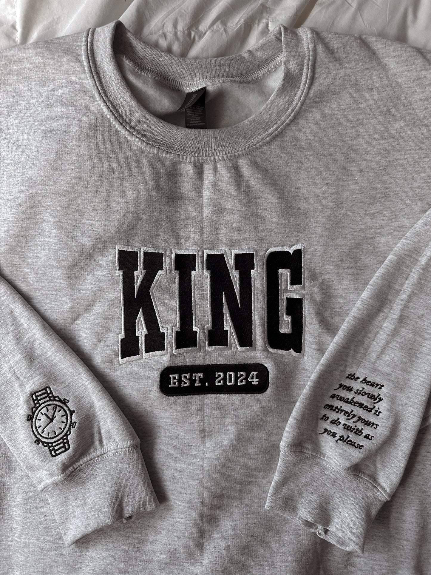 COLLEGIATE EMBROIDERED CREWNECK *ELITES x LEGACY OF GODS EDITION
