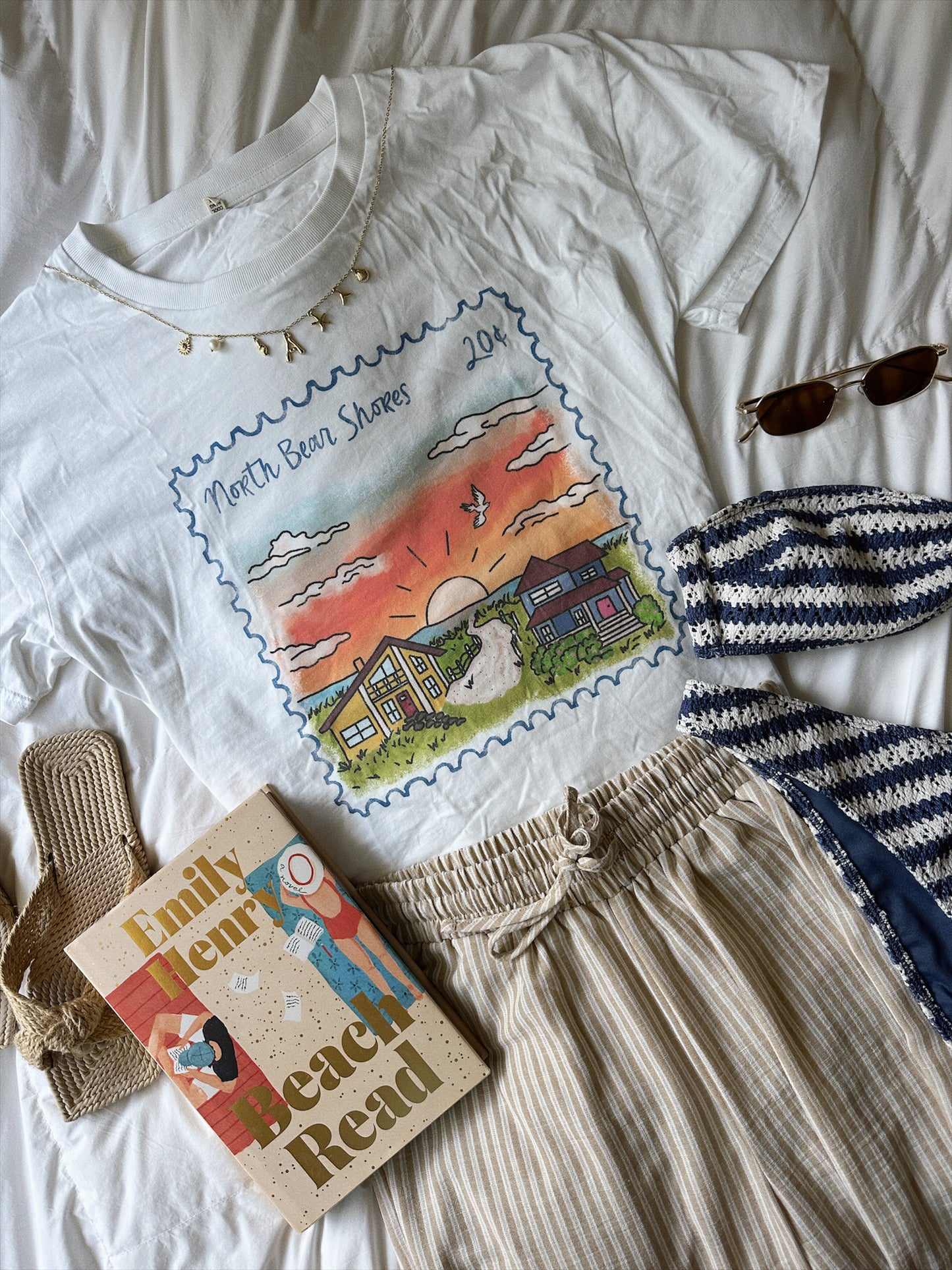 BEAR SHORES CROP TEE