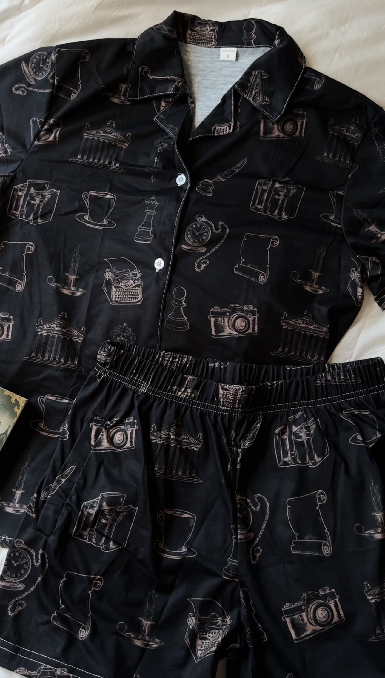 THE ACADEMIA GIRL PAJAMA SHORTS SETS
