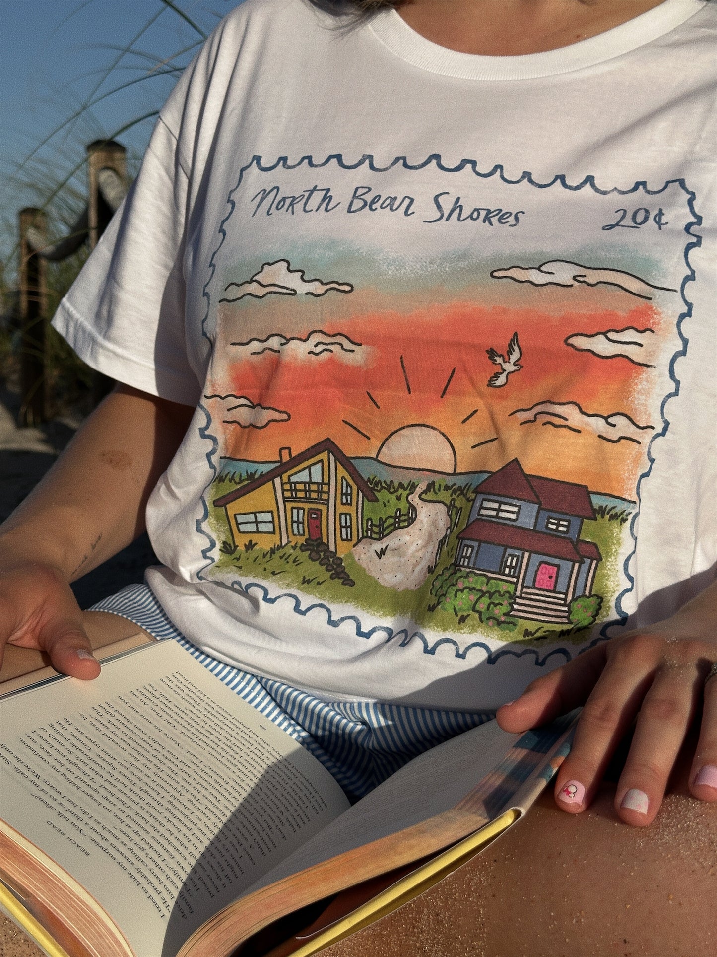 BEAR SHORES CROP TEE