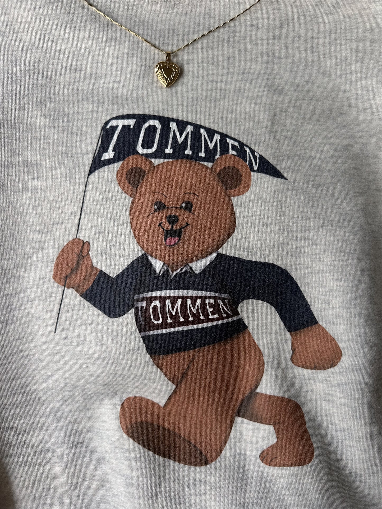 TOMMEN BEAR CREWNECK