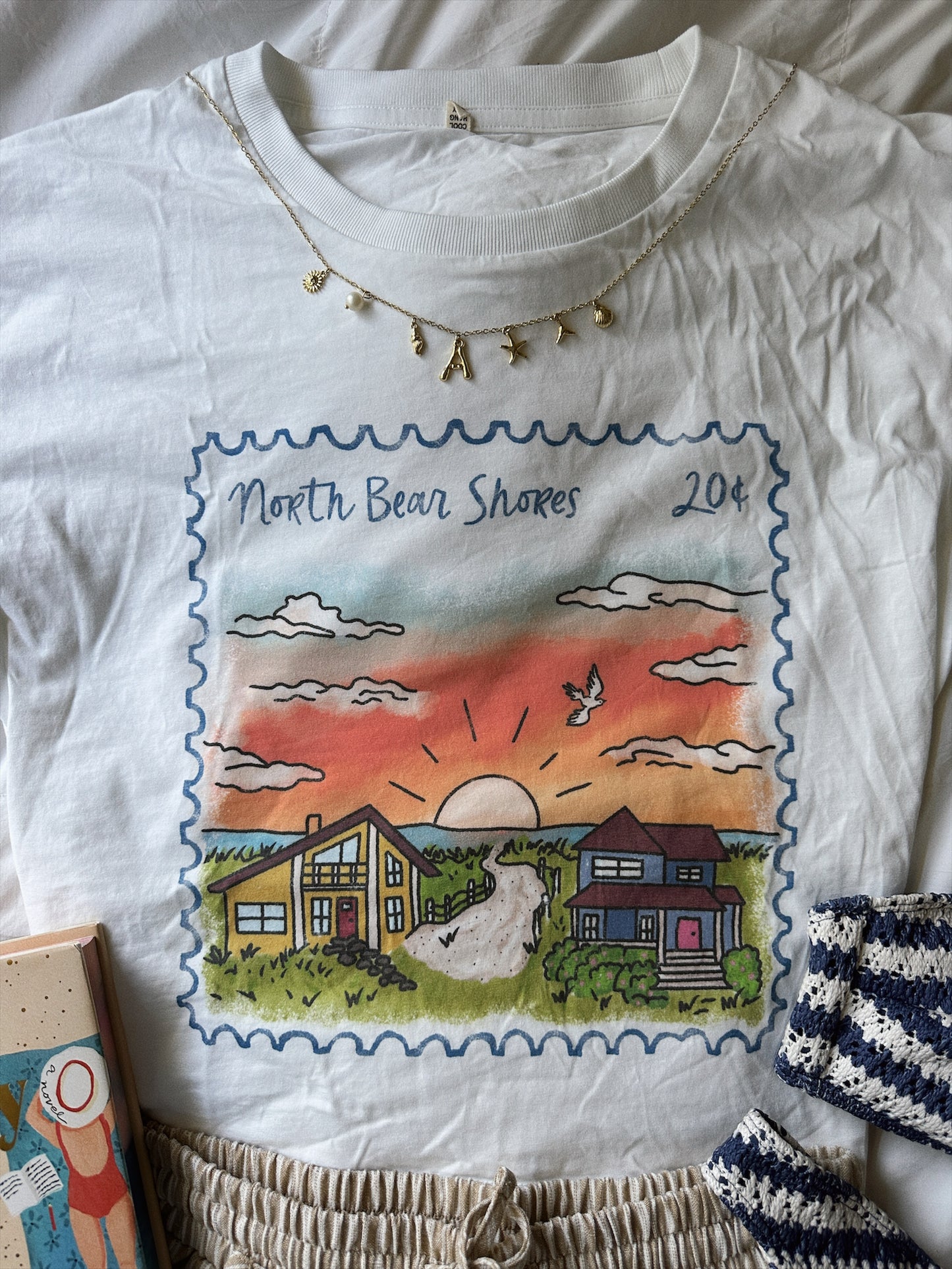 BEAR SHORES CROP TEE