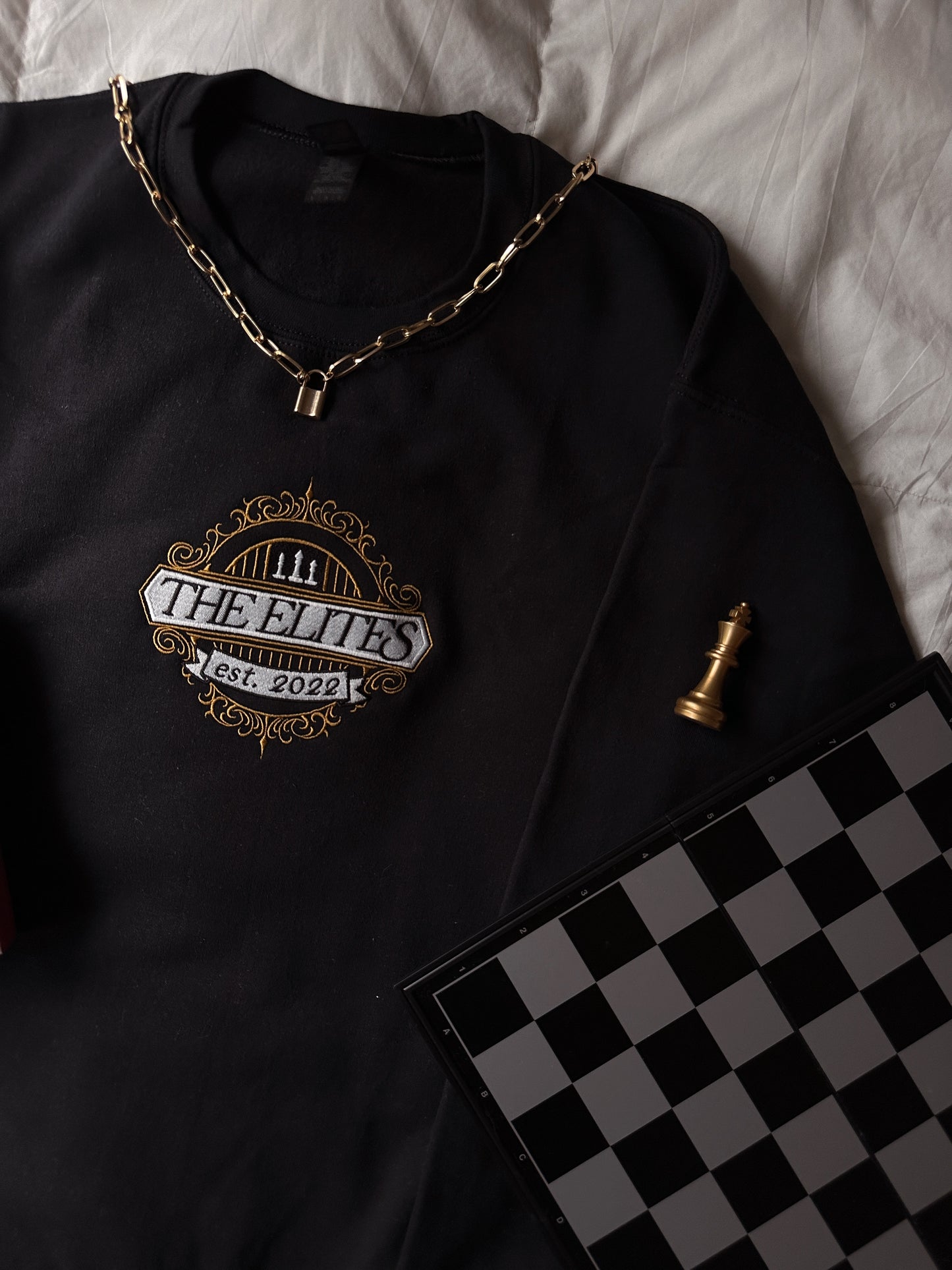 THE ELITES EMBROIDERED CREWNECK