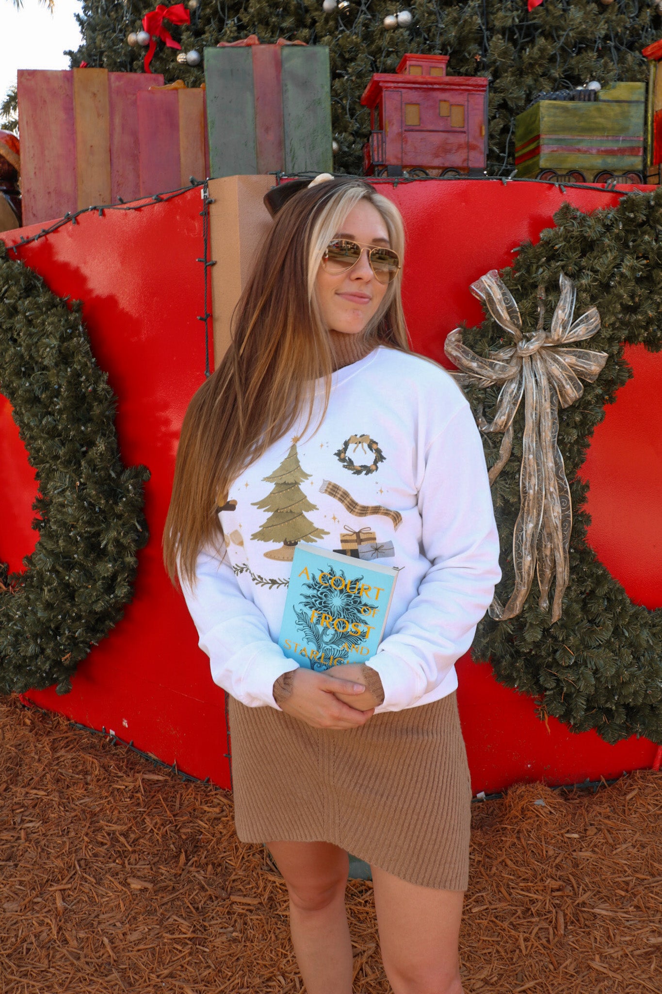 WINTER SOLSTICE IN VELARIS CREWNECK