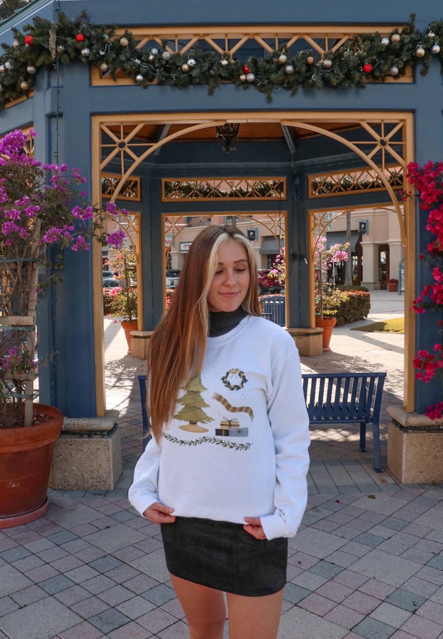 WINTER SOLSTICE IN VELARIS CREWNECK