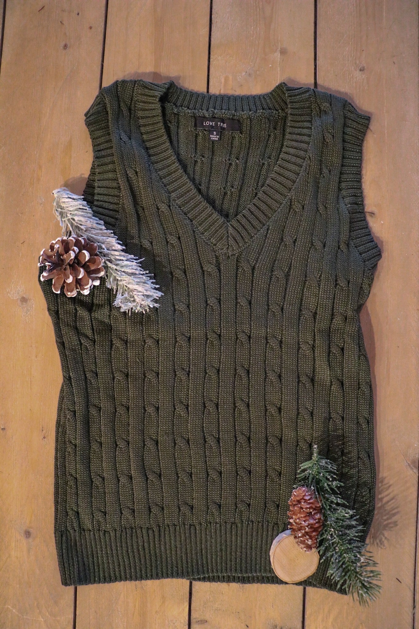 LADY OF WINTER SWEATER VEST IN EVERGREEN
