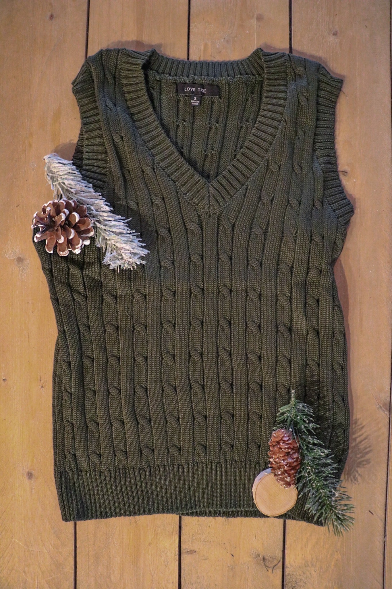 LADY OF WINTER SWEATER VEST IN EVERGREEN