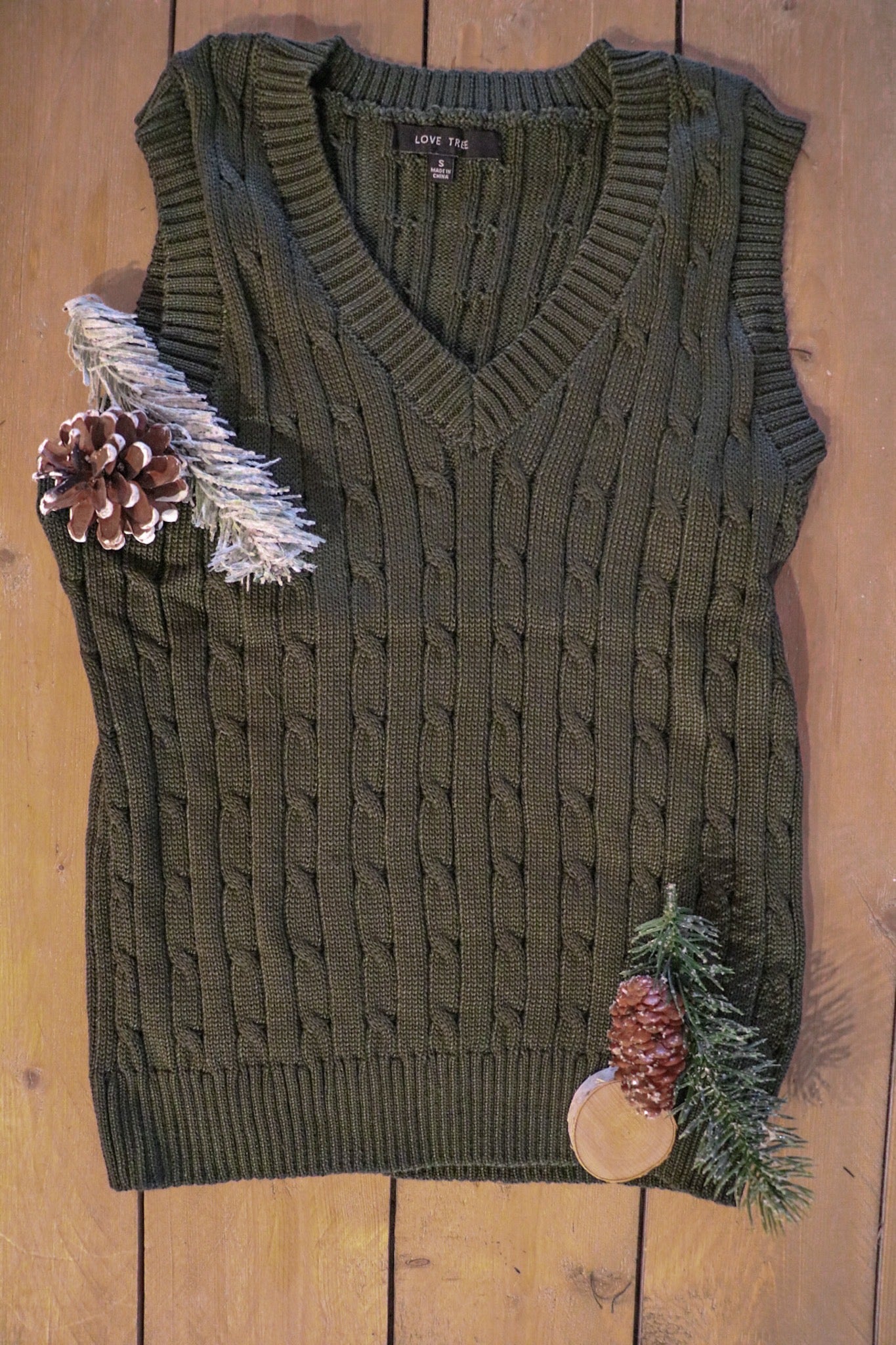 LADY OF WINTER SWEATER VEST IN EVERGREEN