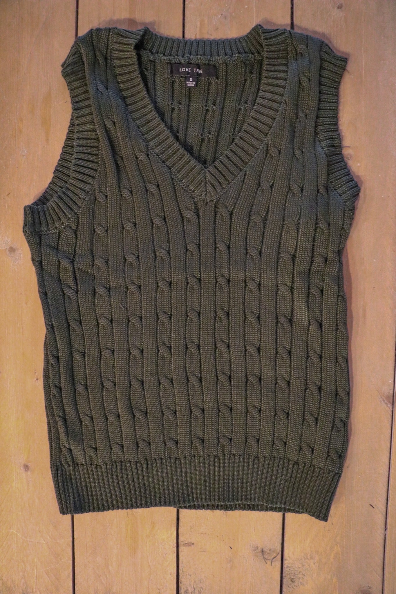 LADY OF WINTER SWEATER VEST IN EVERGREEN