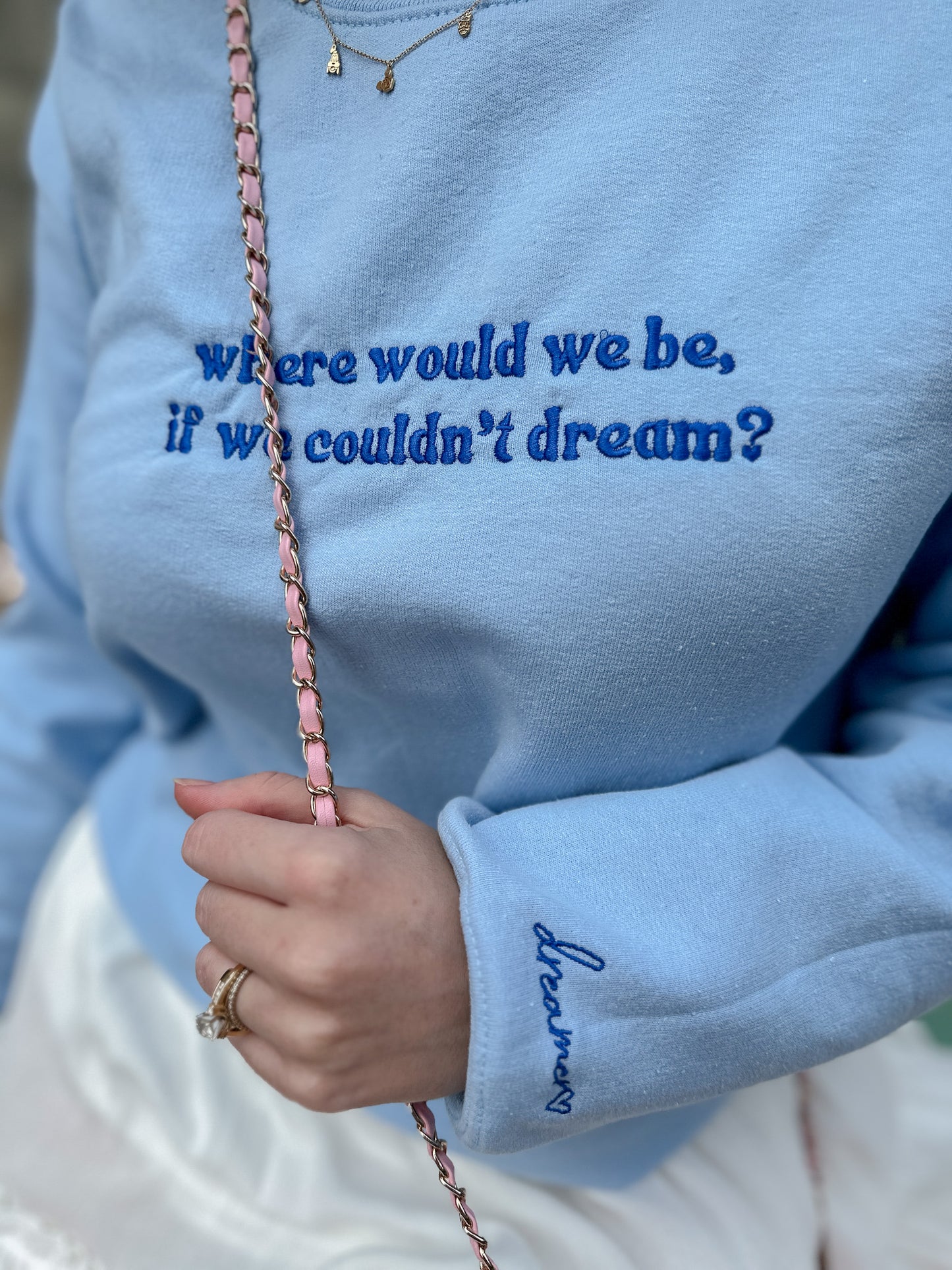 DREAMER EMBROIDERED CREWNECK