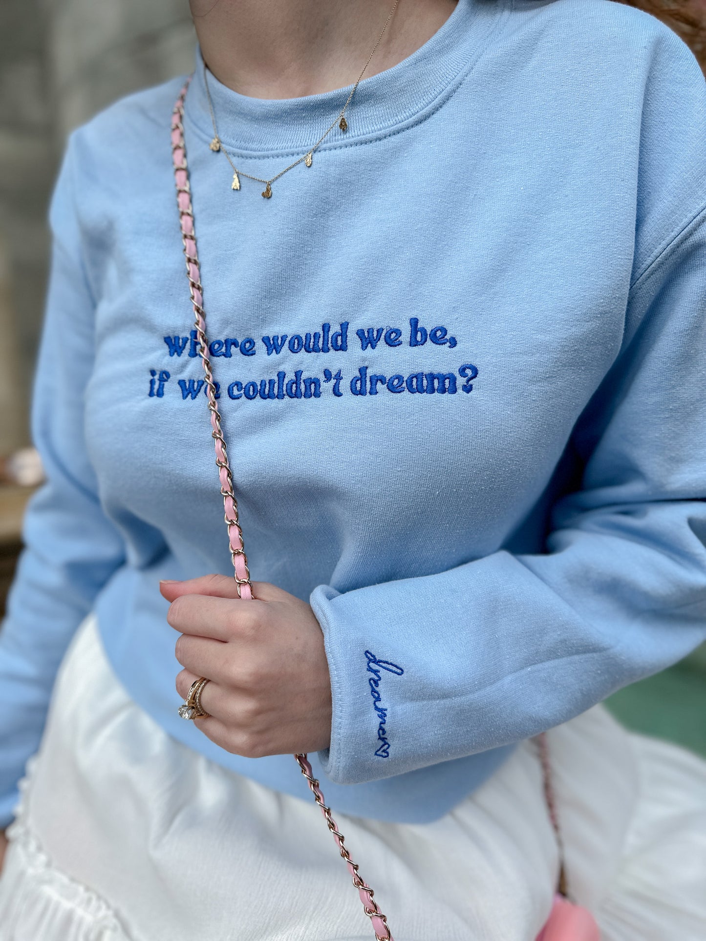 DREAMER EMBROIDERED CREWNECK