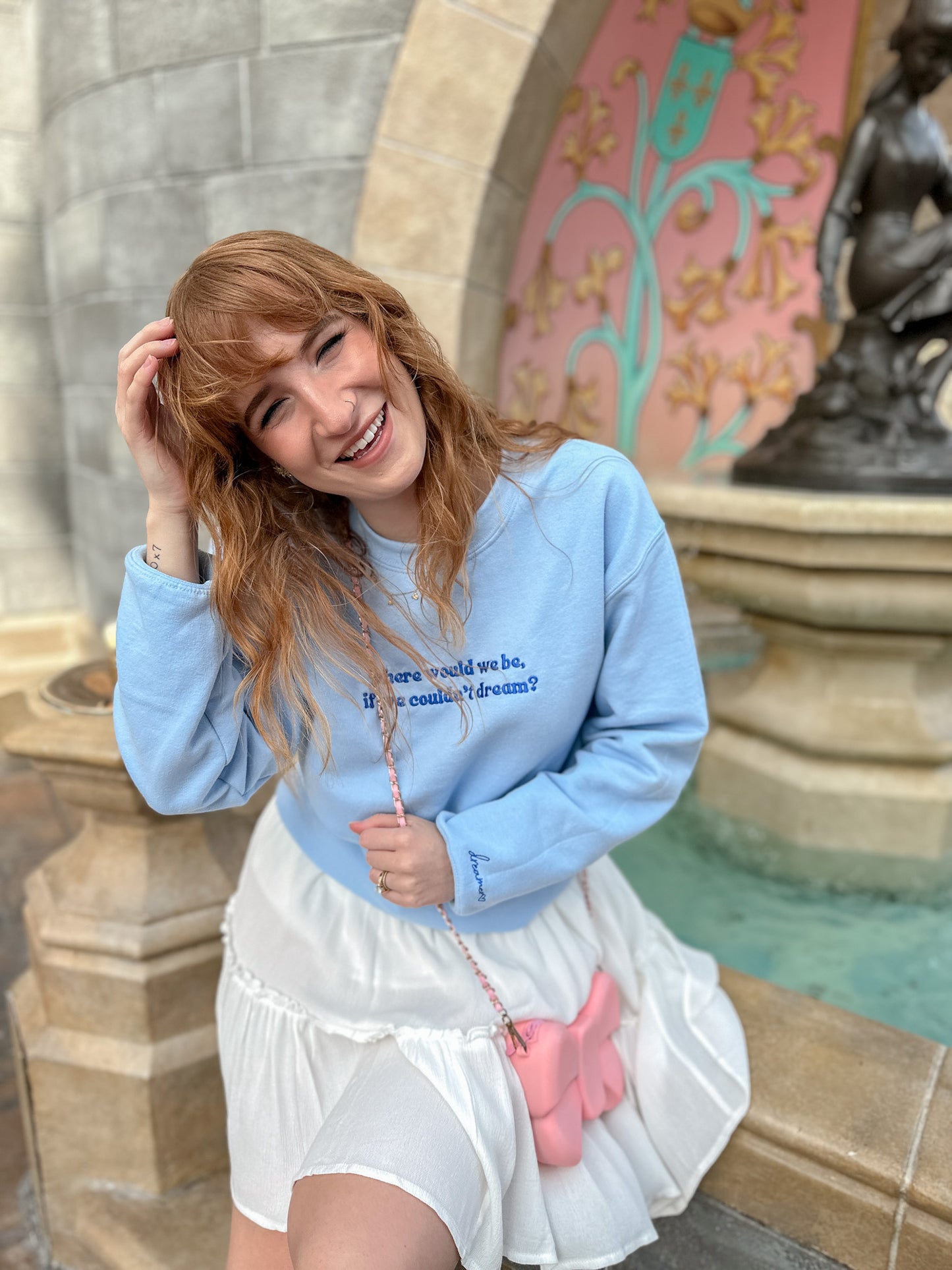 DREAMER EMBROIDERED CREWNECK