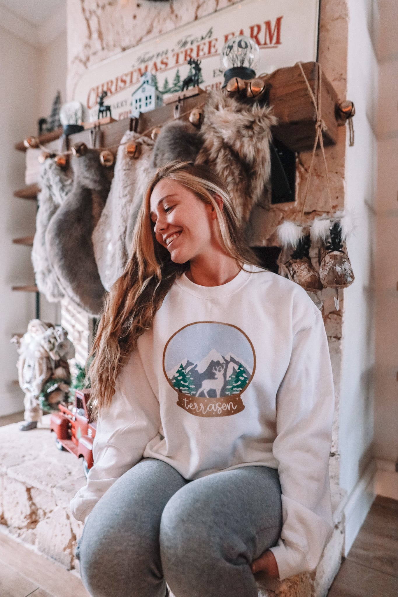 YULEMAS IN TERRASEN CREWNECK