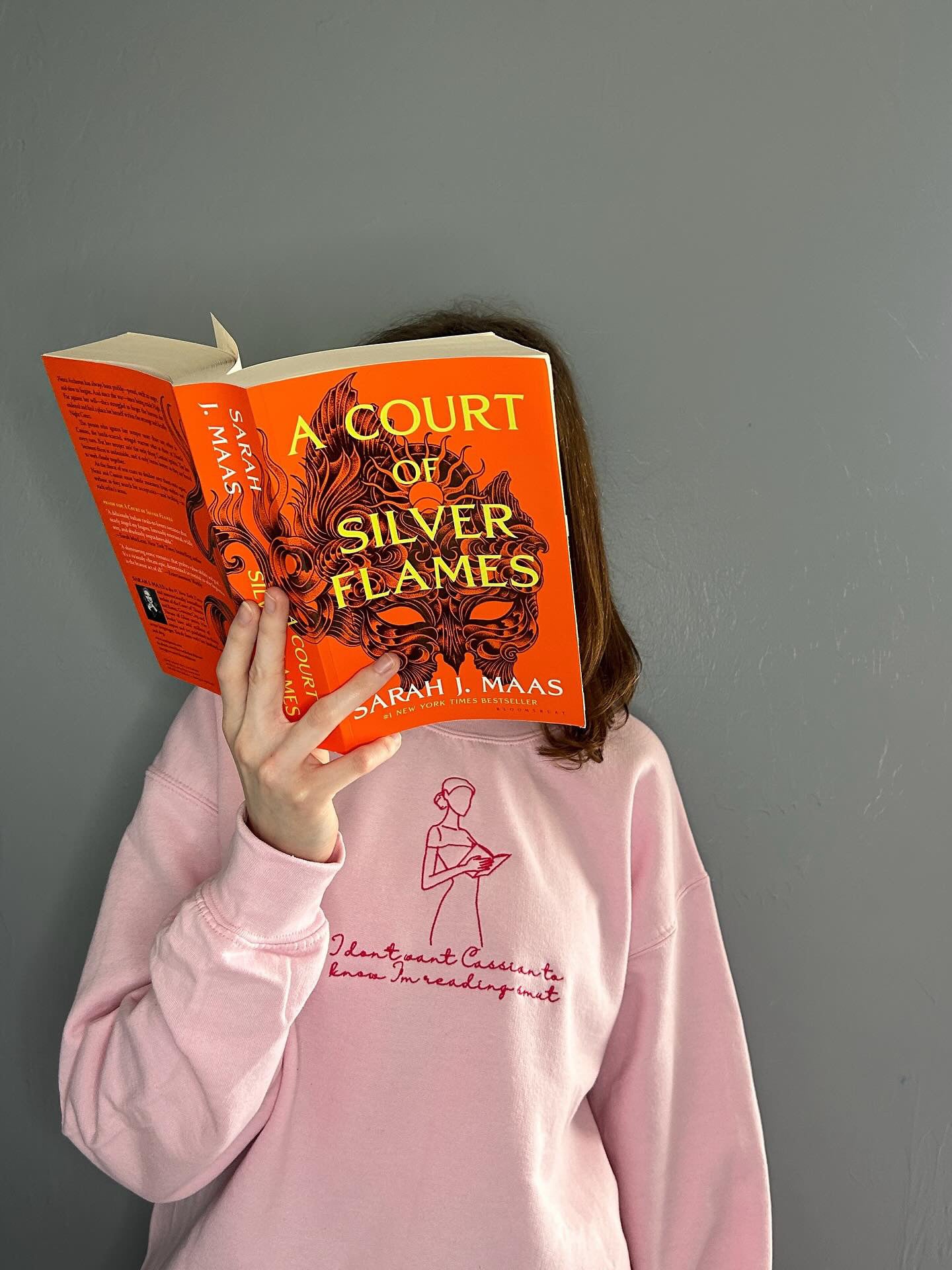 READING SMUT EMBROIDERED CREWNECK