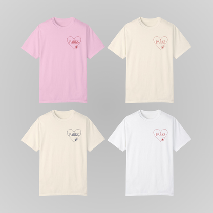 HOW MANY LOVES TEE