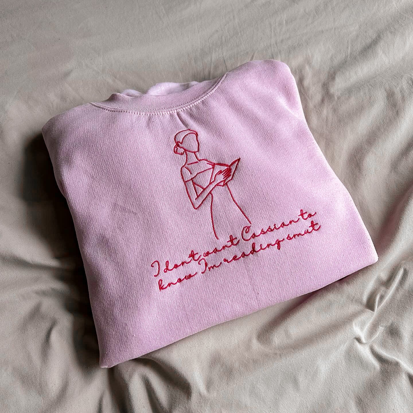 READING SMUT EMBROIDERED CREWNECK