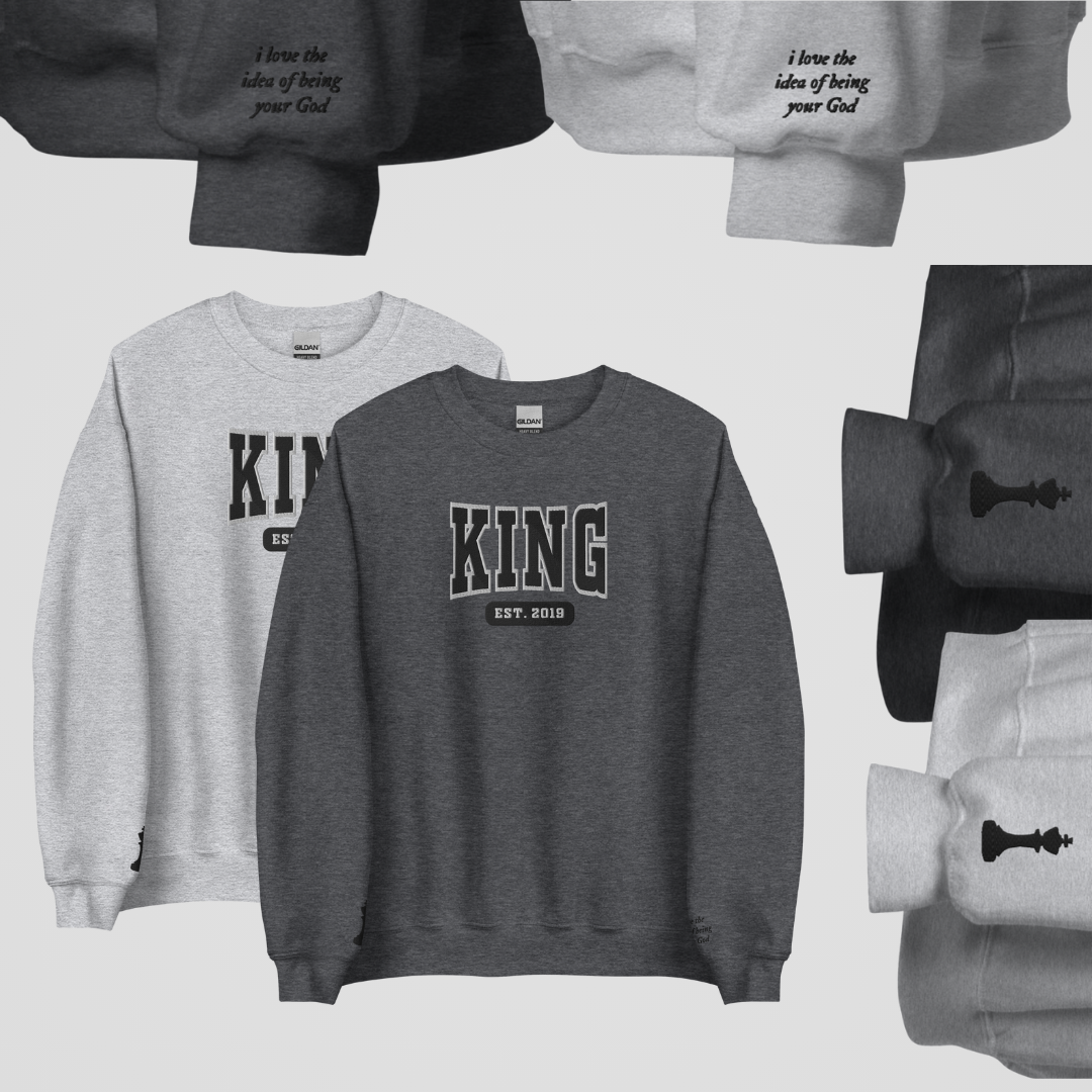 COLLEGIATE EMBROIDERED CREWNECK *ROYAL ELITE HORSEMEN EDITION