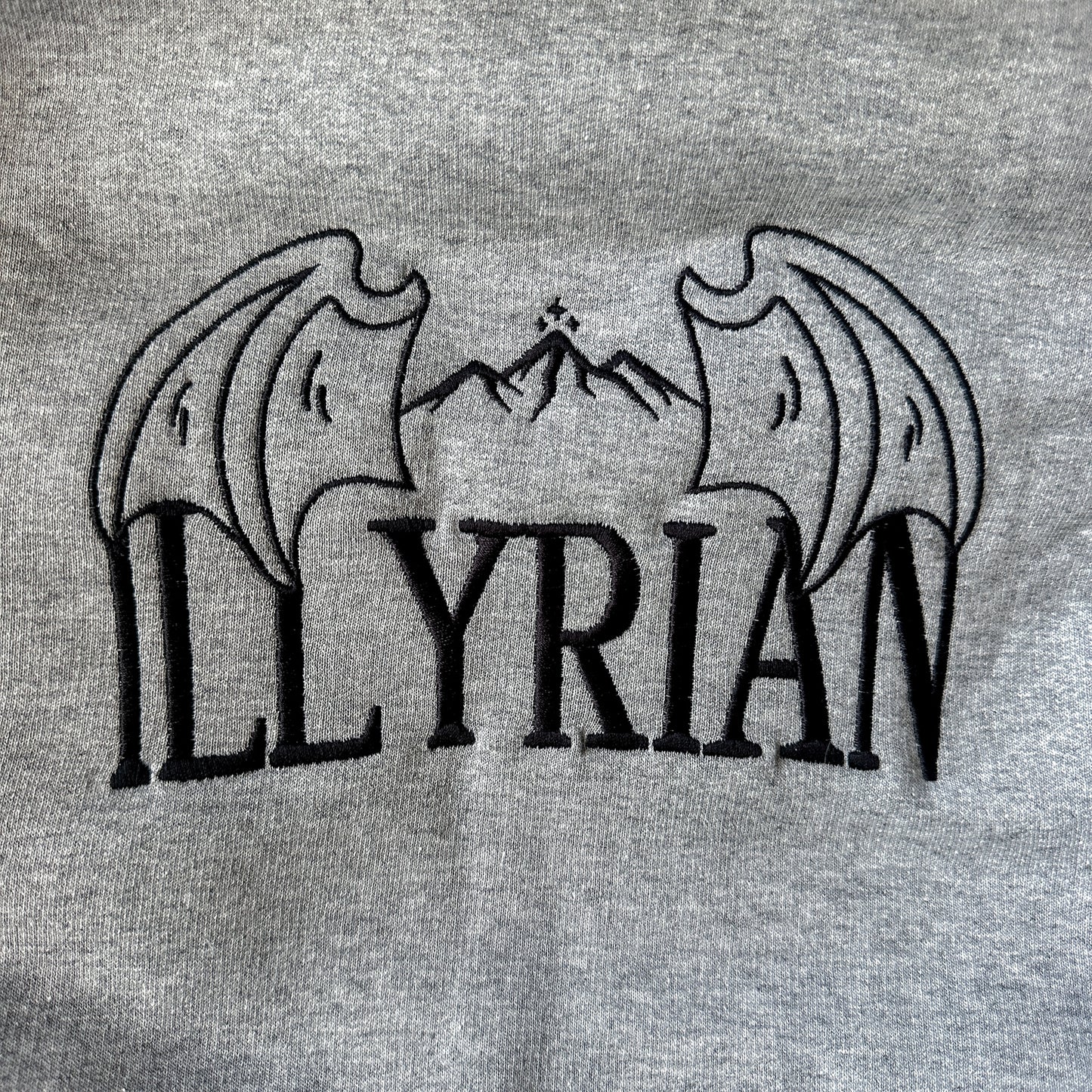 ILLYRIAN EMBROIDERED CREWNECK