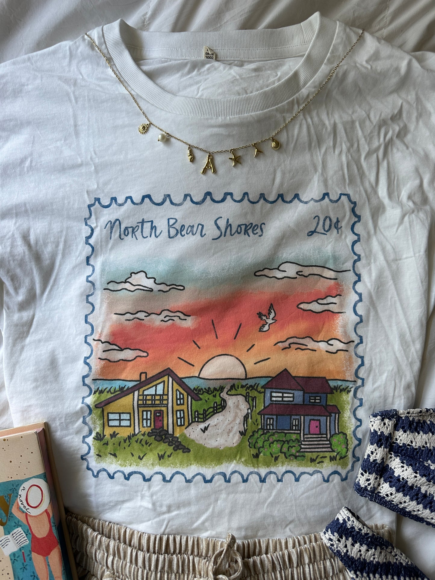 BEAR SHORES CROP TEE