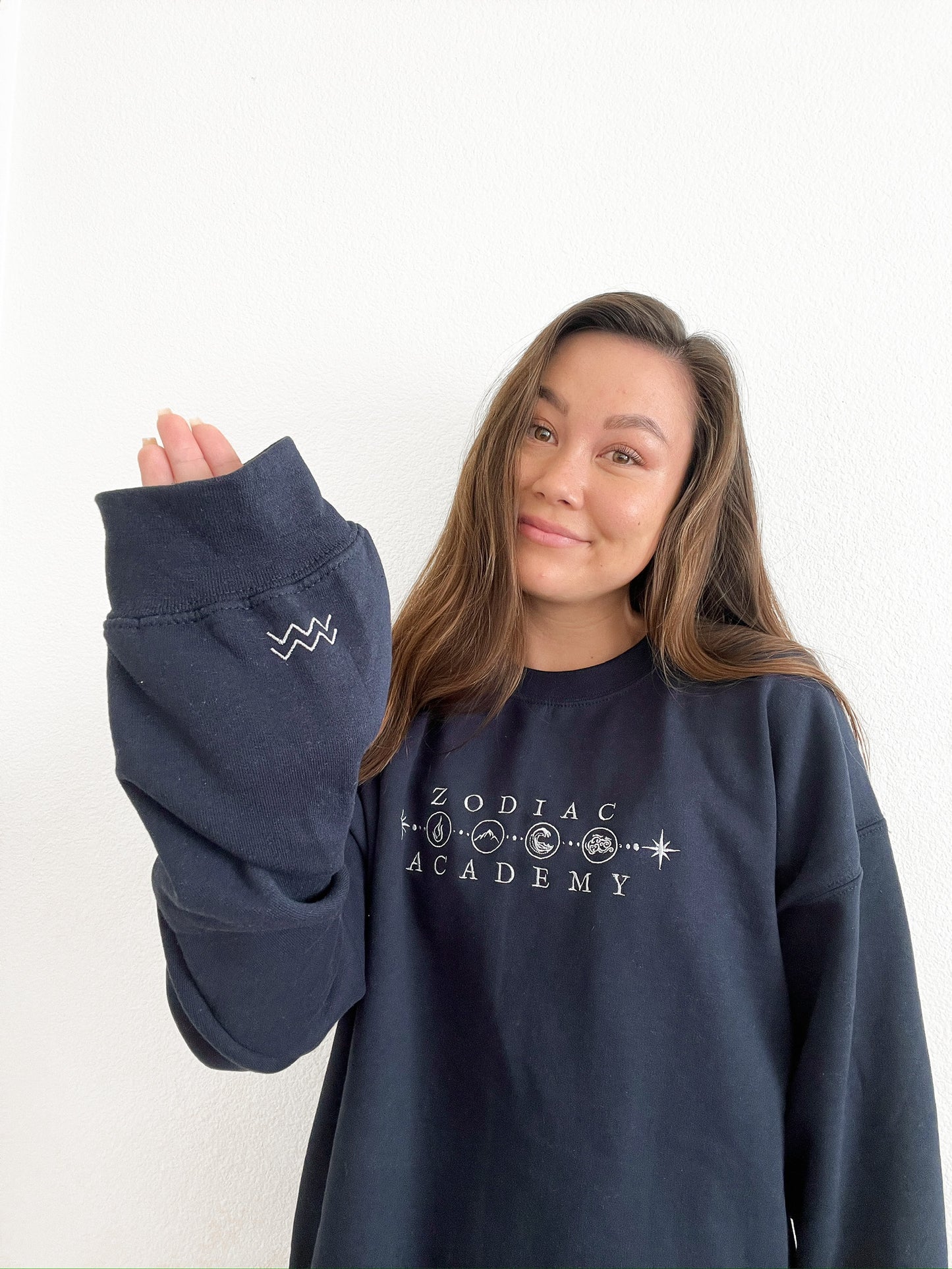 ZODIAC ACADEMY EMBROIDERED CREWNECK