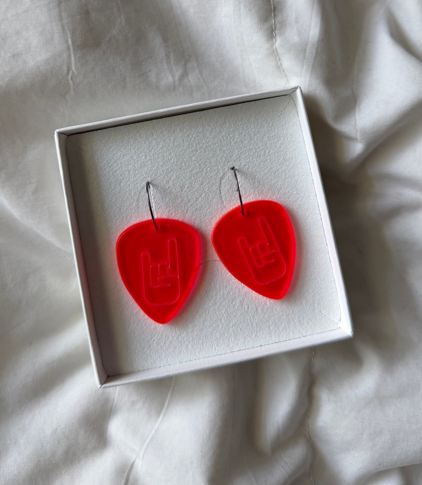 METAL CONCERT EARRINGS
