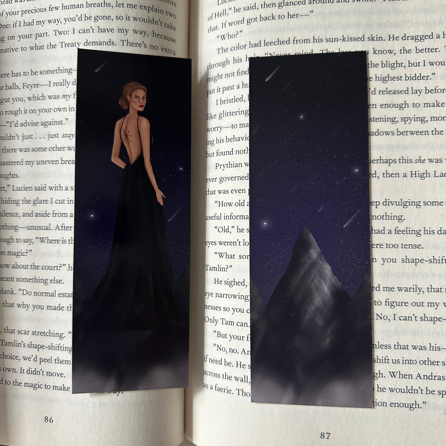 SARAH J MAAS FEMALES & LOCATIONS BOOKMARKS