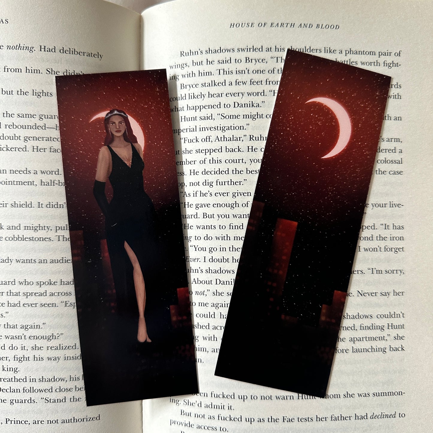 SARAH J MAAS FEMALES & LOCATIONS BOOKMARKS