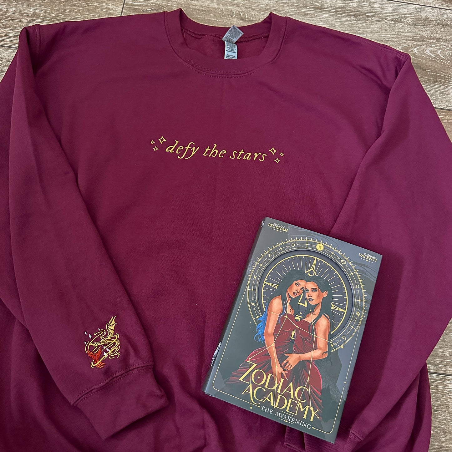 DEFY THE STARS EMBROIDERED CREWNECK