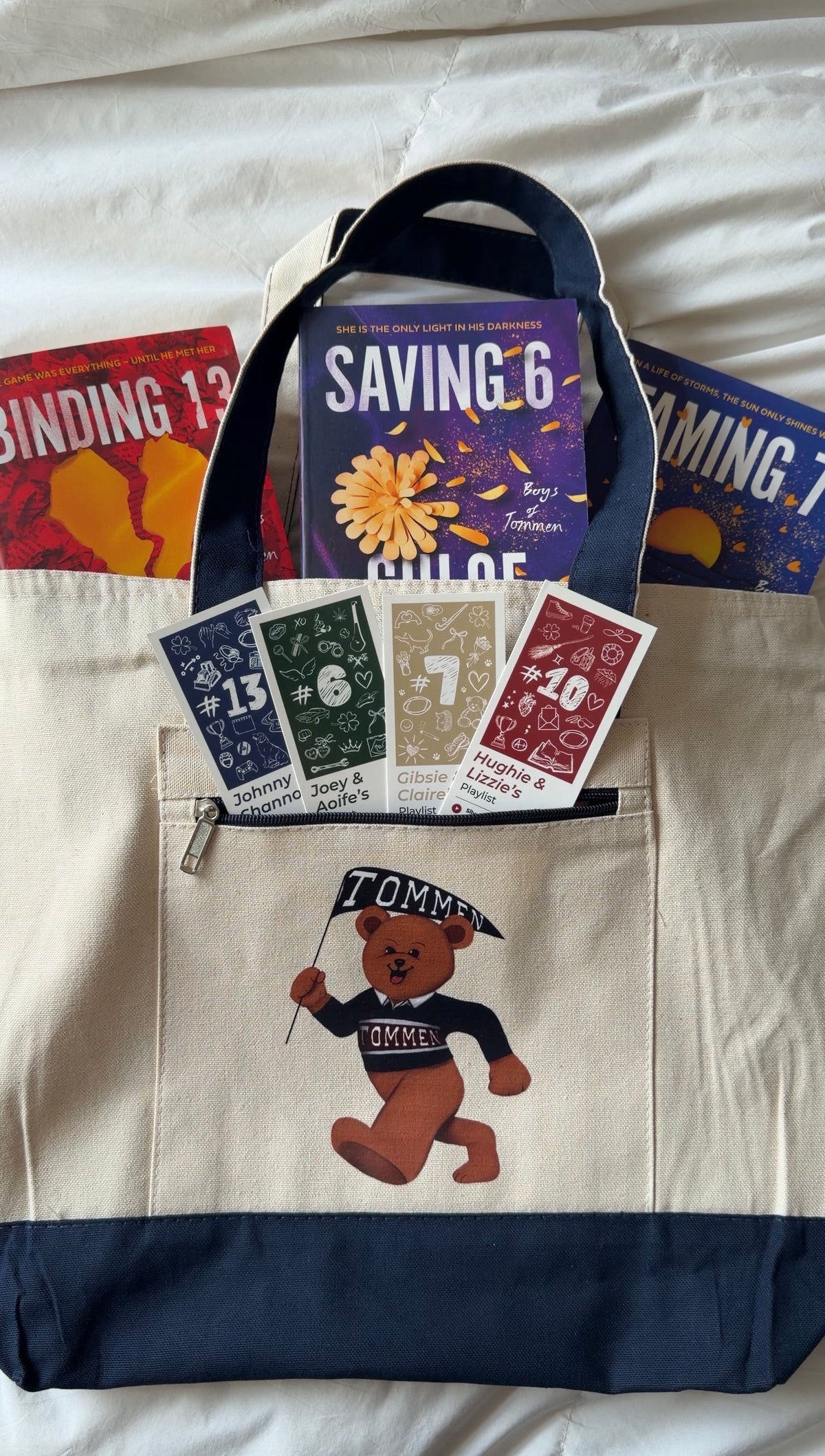 TOMMEN BEAR CANVAS ZIPPERED TOTE BAG