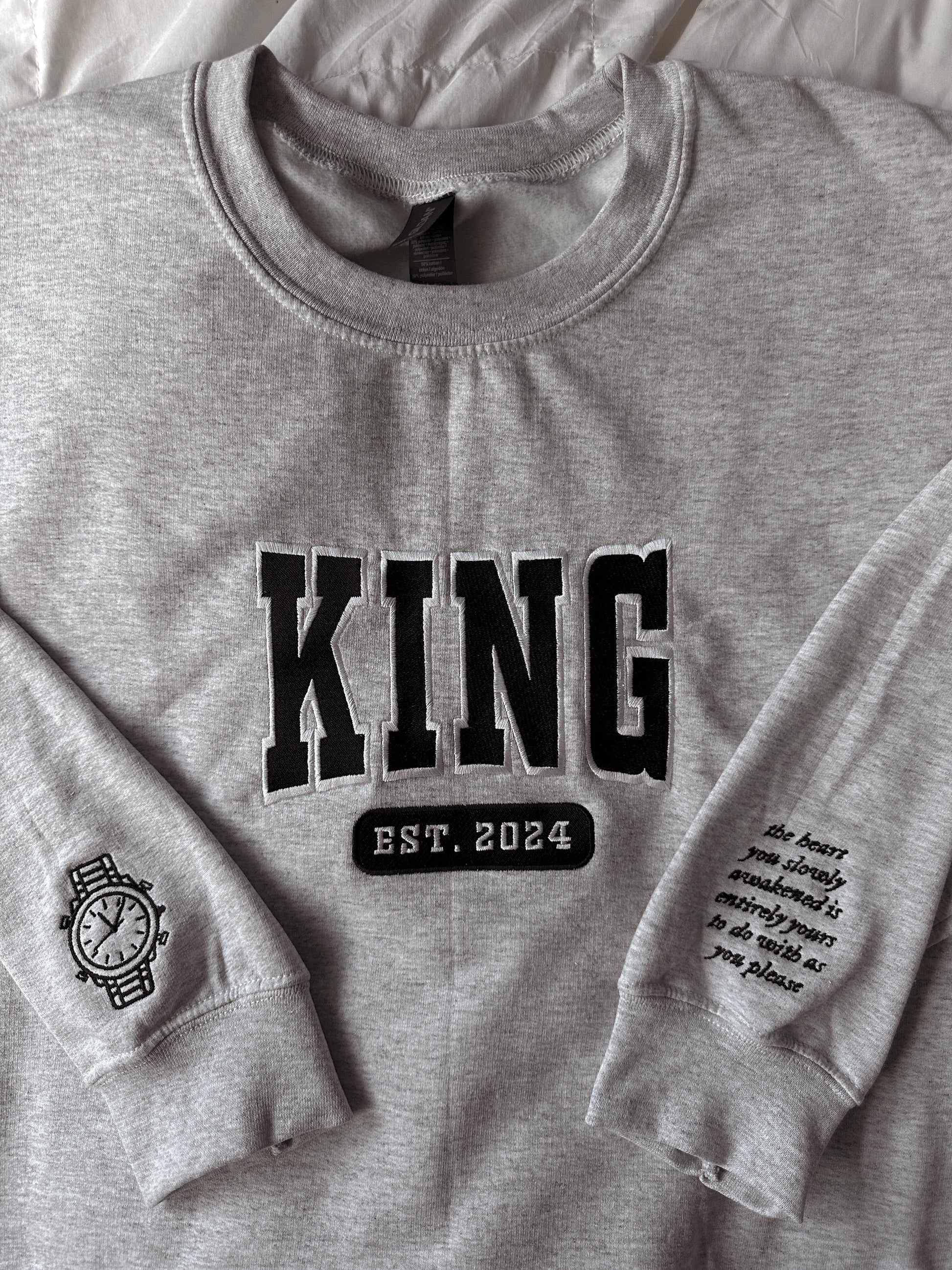 COLLEGIATE EMBROIDERED CREWNECK *ELITES x LEGACY OF GODS EDITION