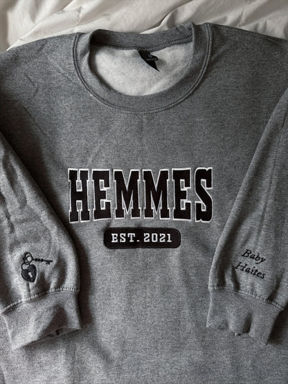 MPU COLLEGIATE EMBROIDERED CREWNECKS *DAISY x CHRISTIAN EDITION