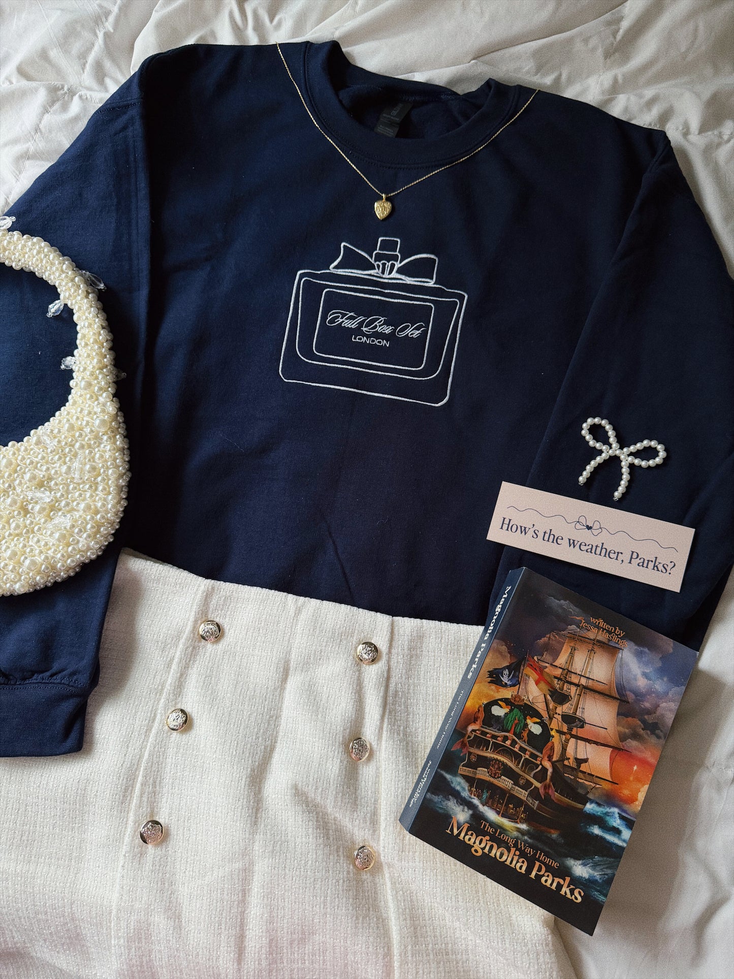 FULL BOX SET EMBROIDERED CREWNECK