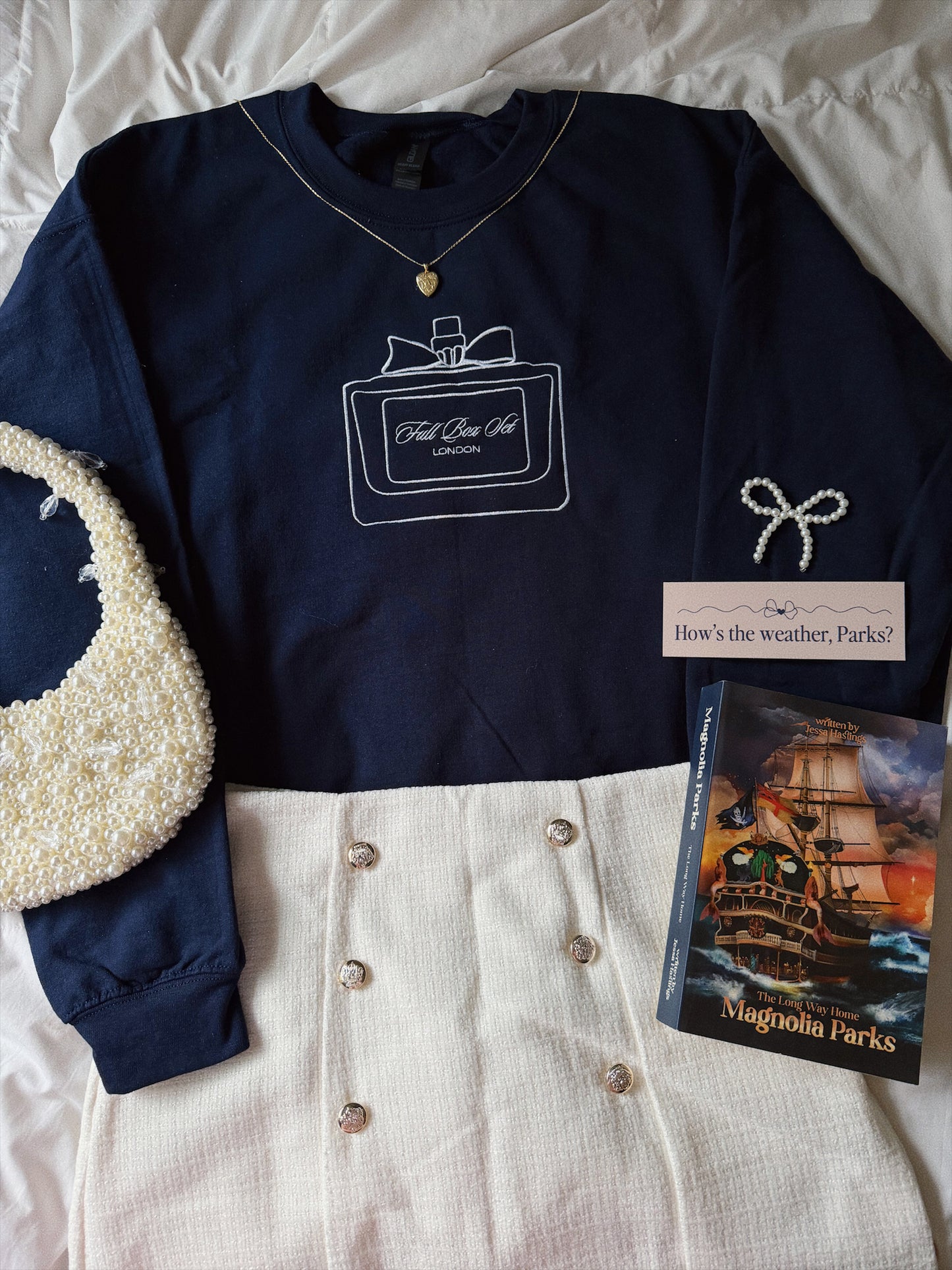 FULL BOX SET EMBROIDERED CREWNECK