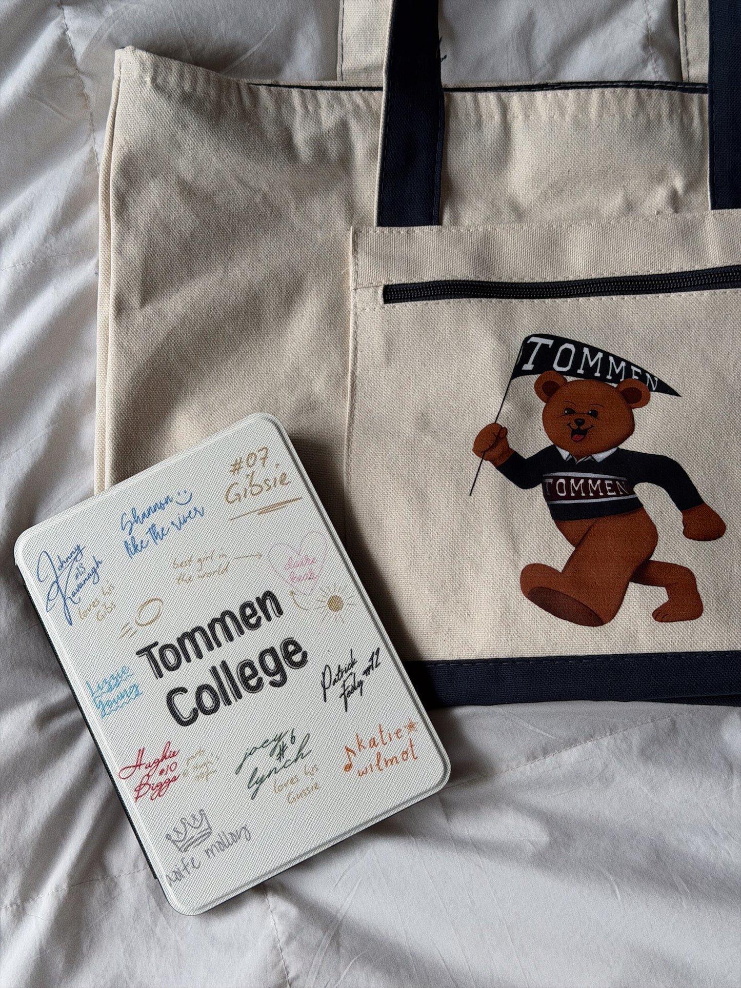 TOMMEN COLLEGE YEARBOOK KINDLE CASE *7 INCH