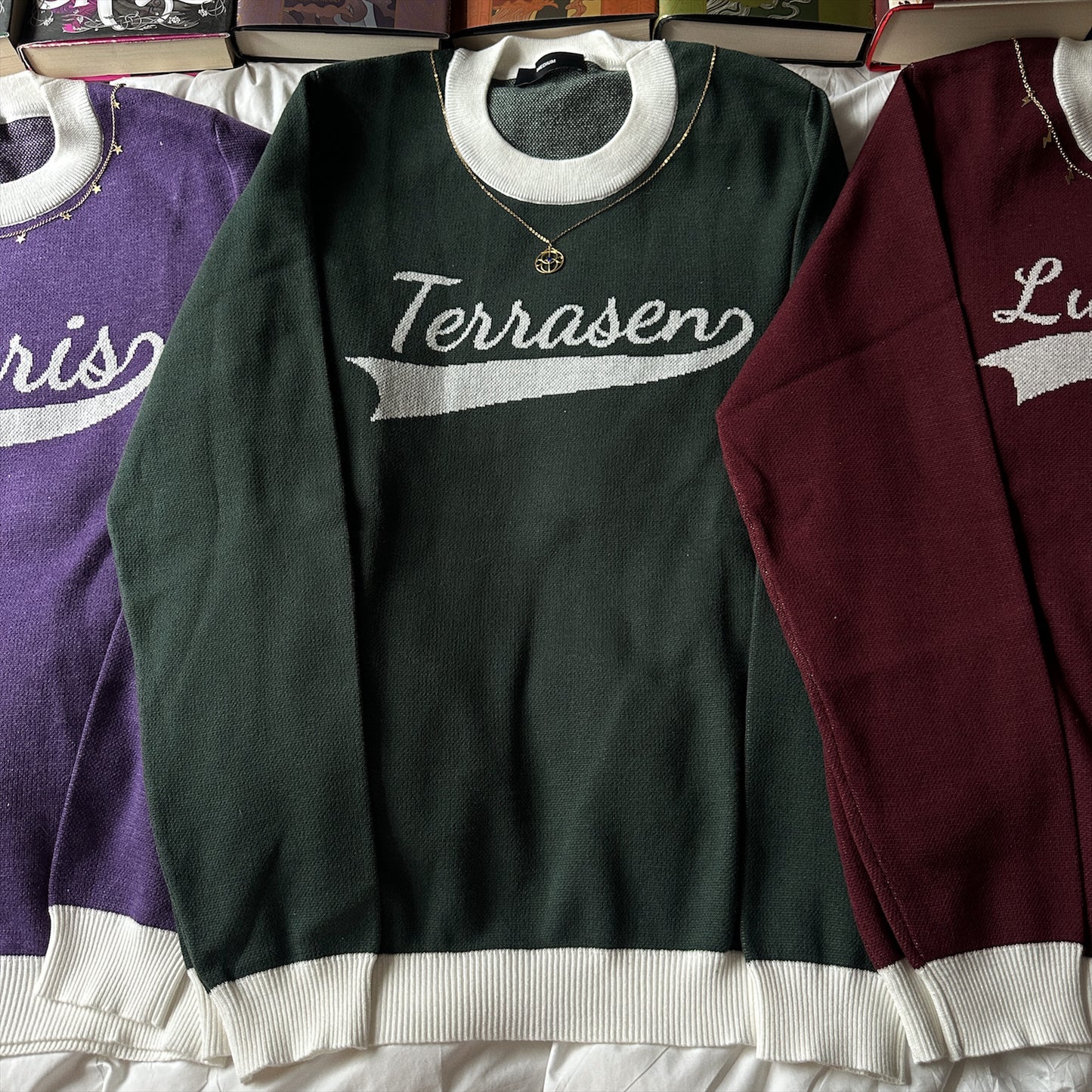 SARAH J MAAS BOOK LOCATIONS KNIT SWEATER