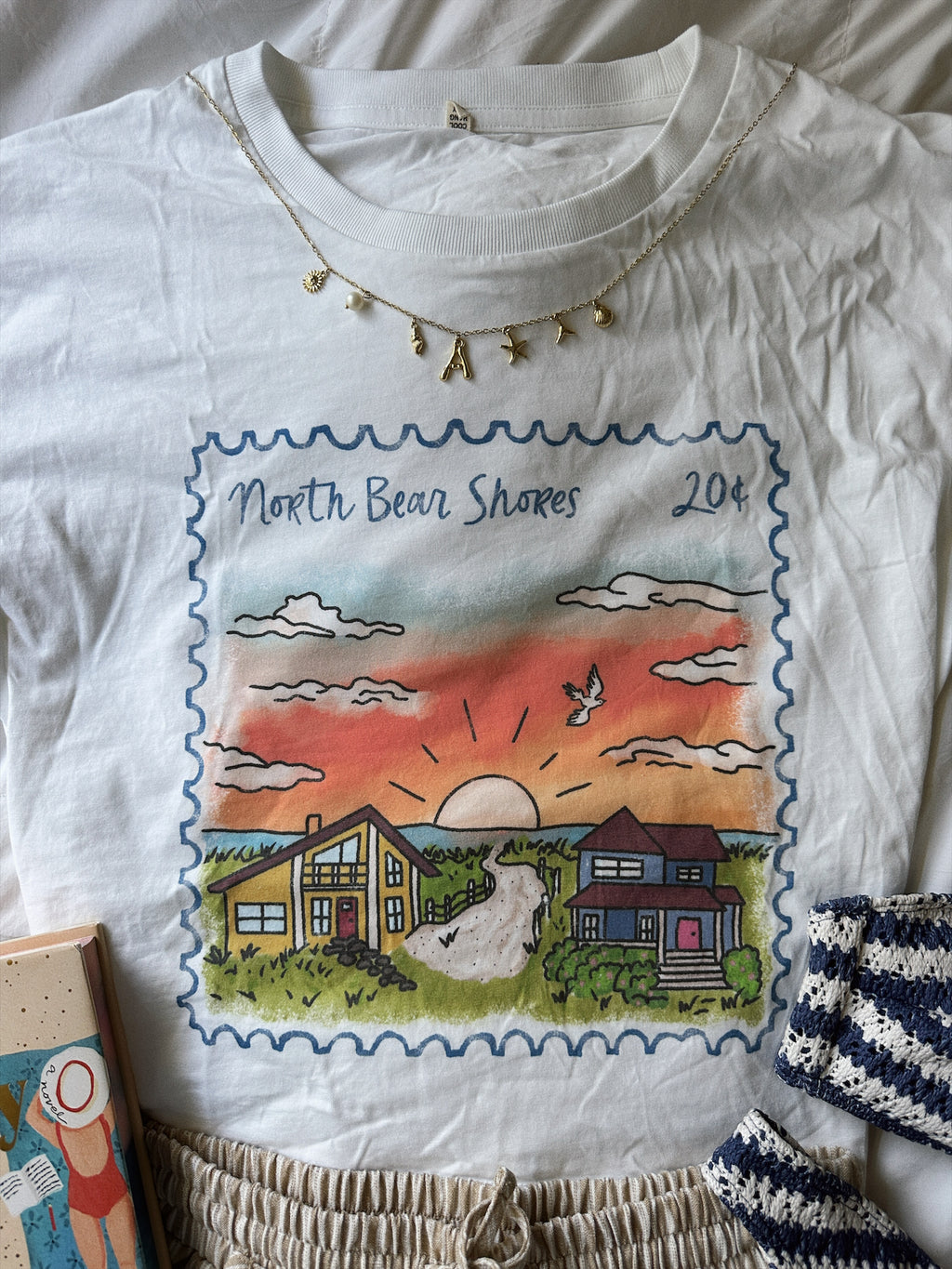 BEAR SHORES CROP TEE