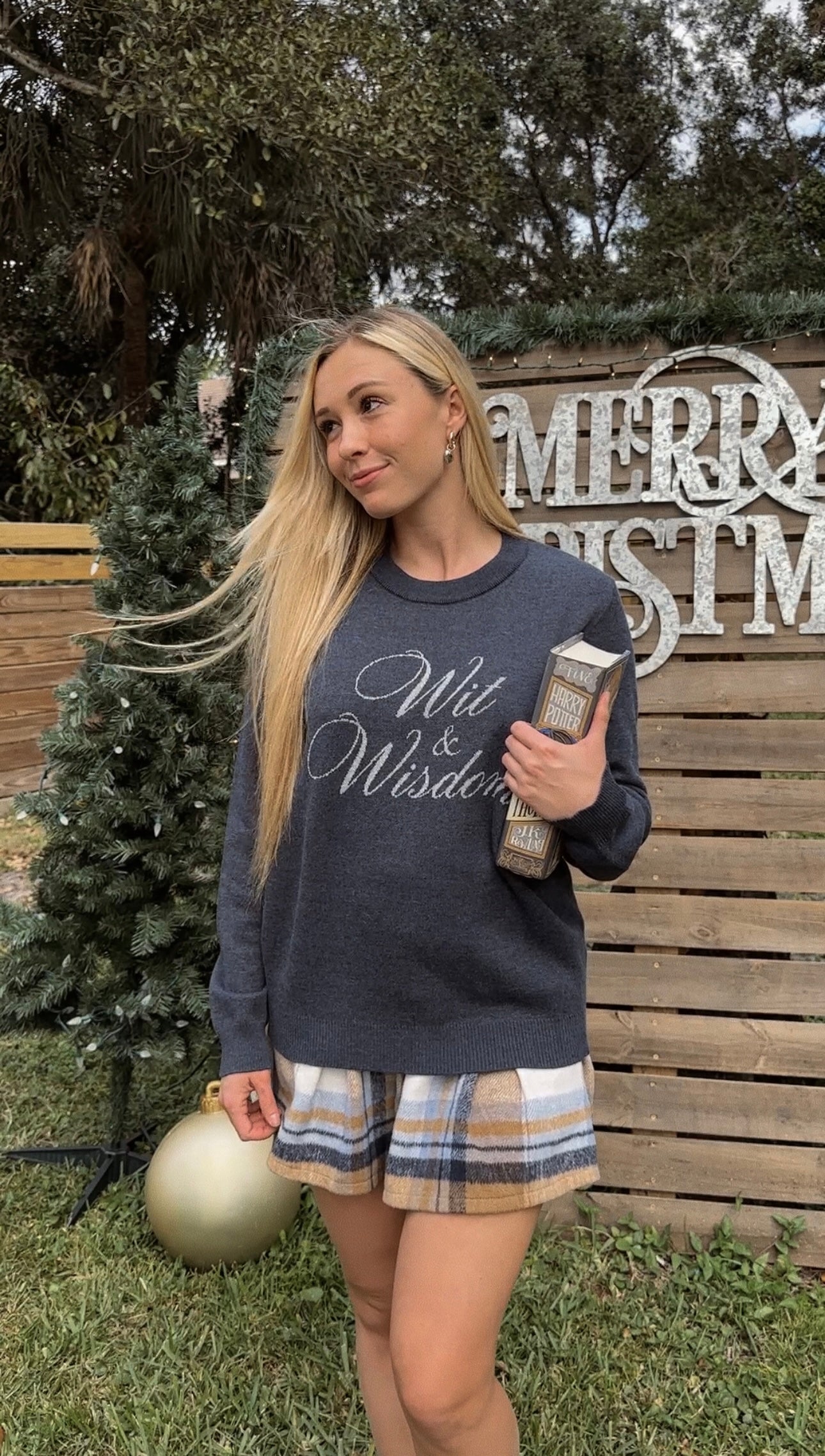 WIZARD HOUSE KNIT SWEATER