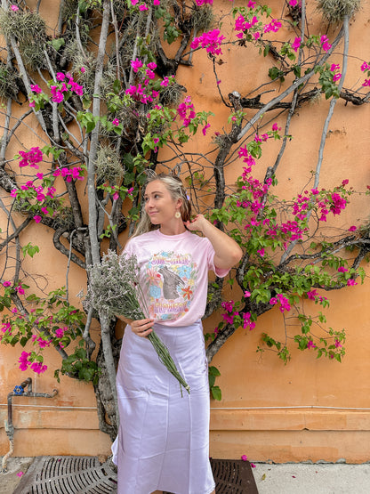 SMELL THE FLOWERS TEE