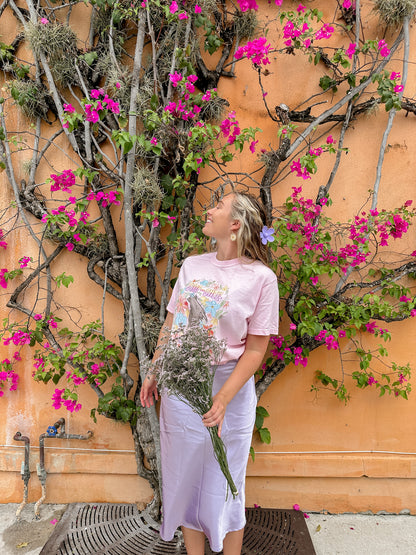SMELL THE FLOWERS TEE