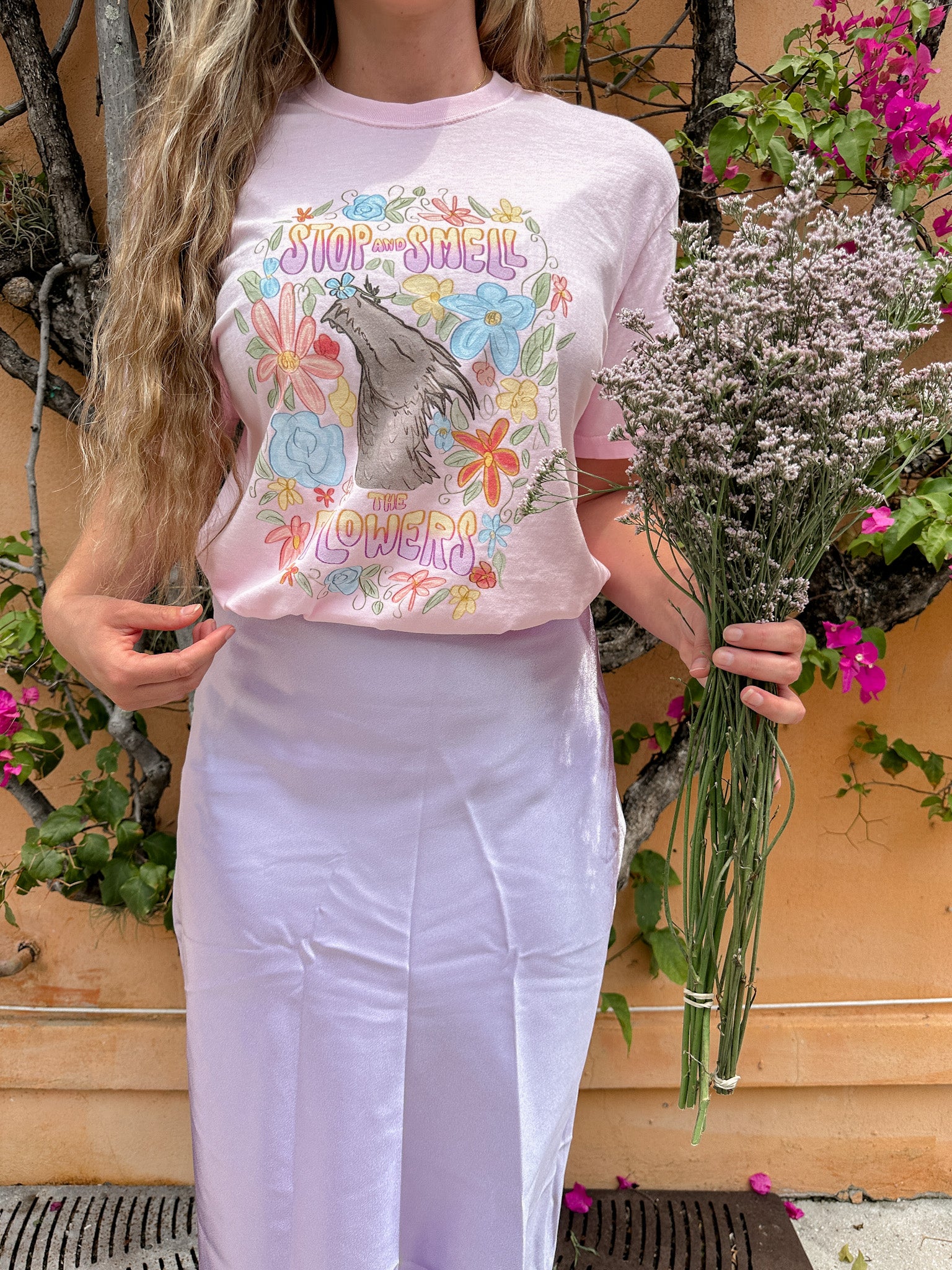 SMELL THE FLOWERS TEE