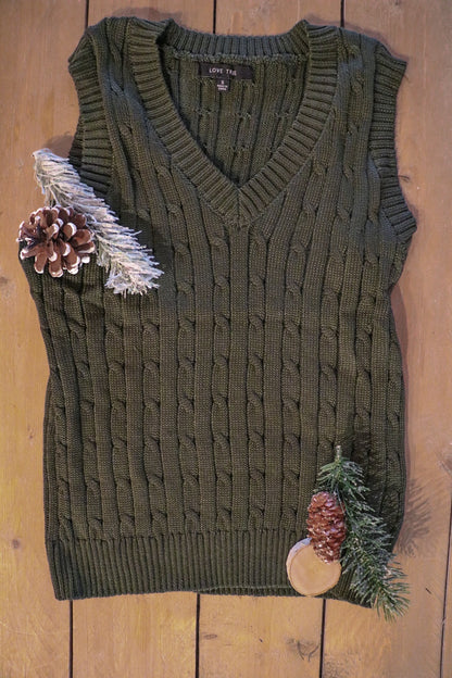 LADY OF WINTER SWEATER VEST IN EVERGREEN