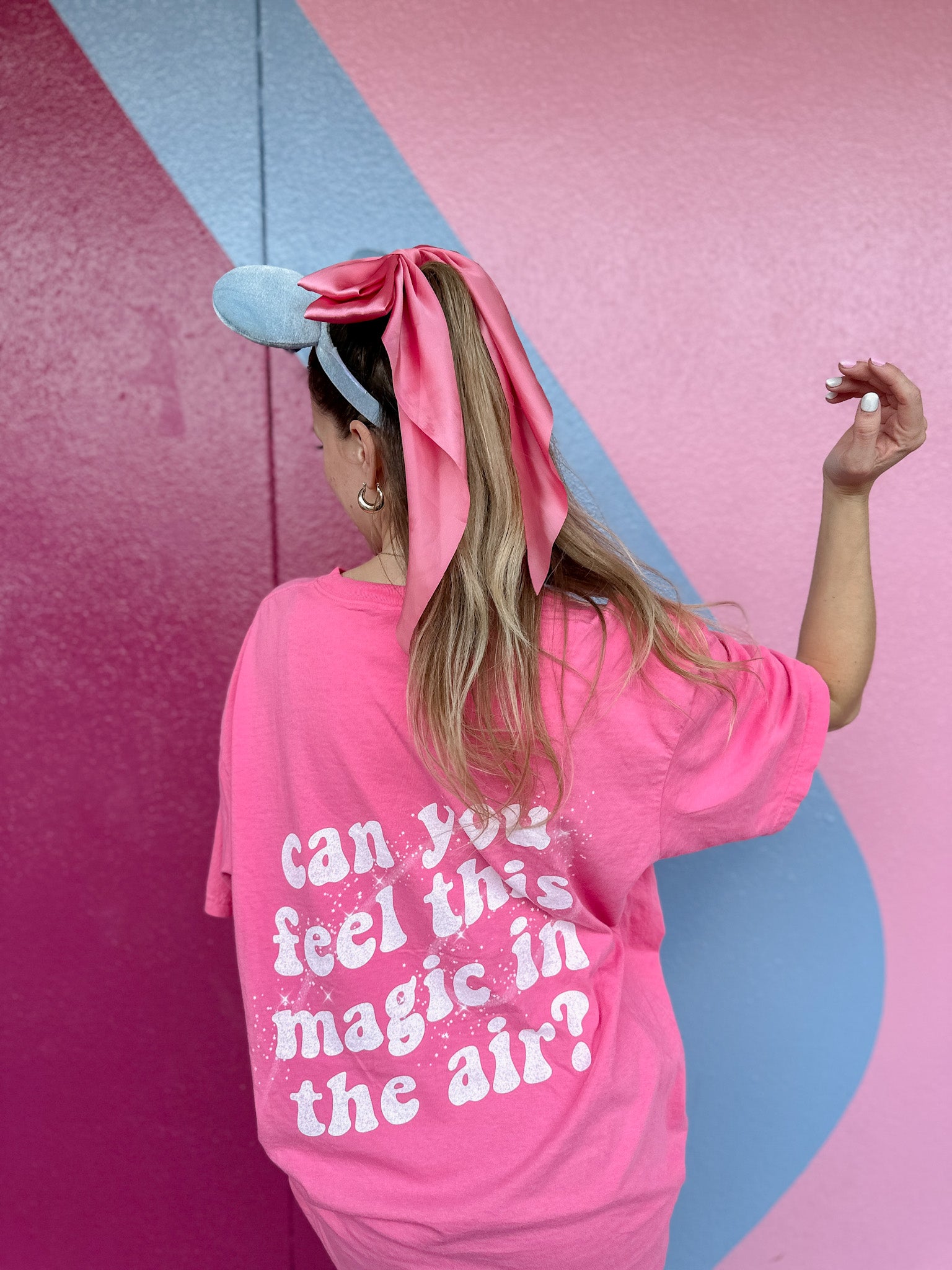 MAGIC IN THE AIR TEE
