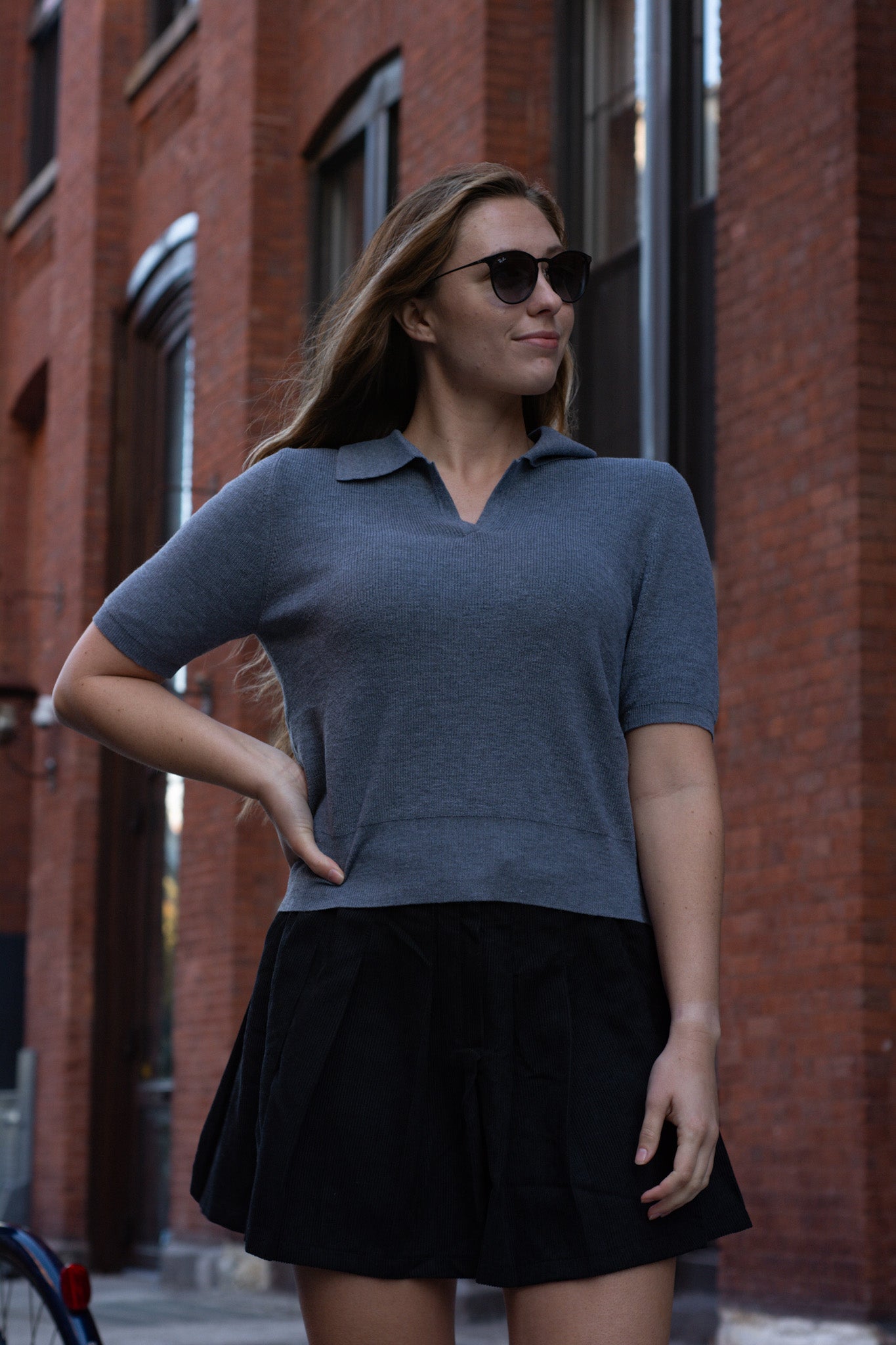 THE OUTSIDER TOP