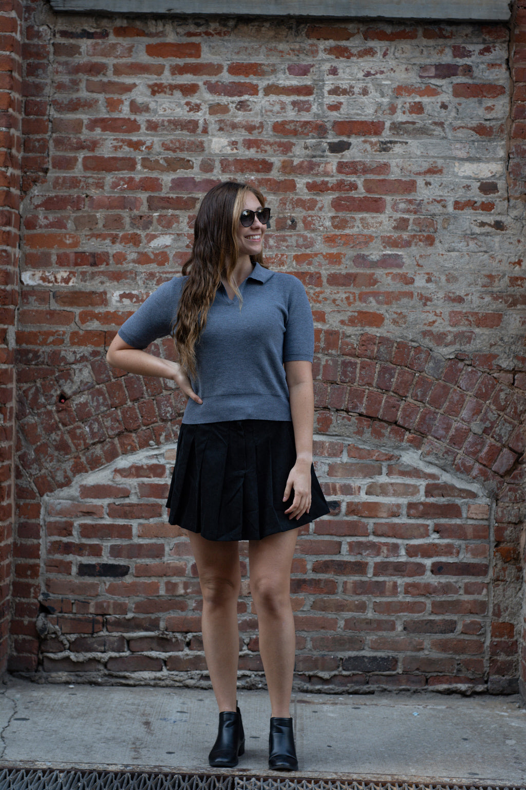 THE OUTSIDER TOP