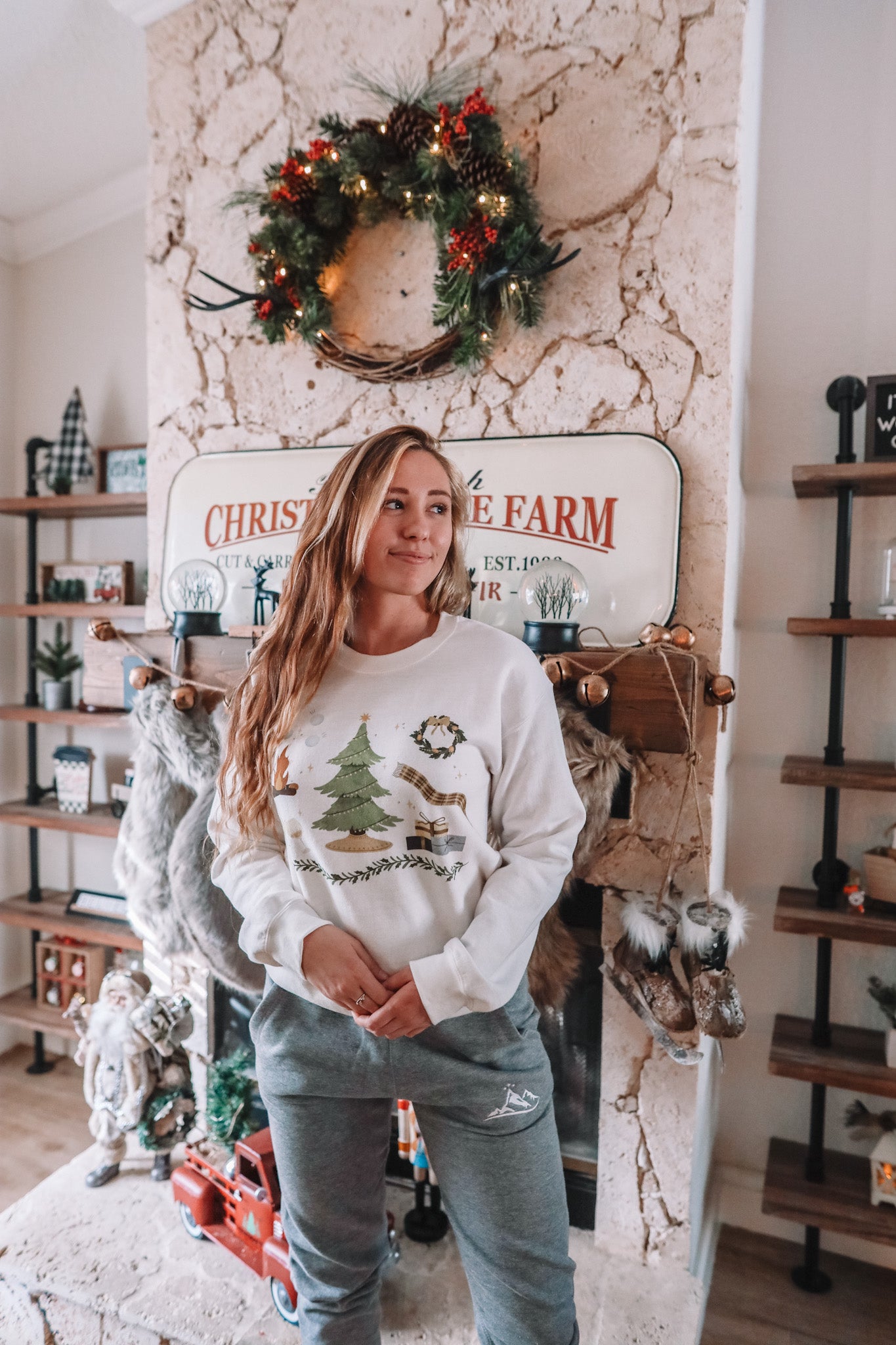WINTER SOLSTICE IN VELARIS CREWNECK
